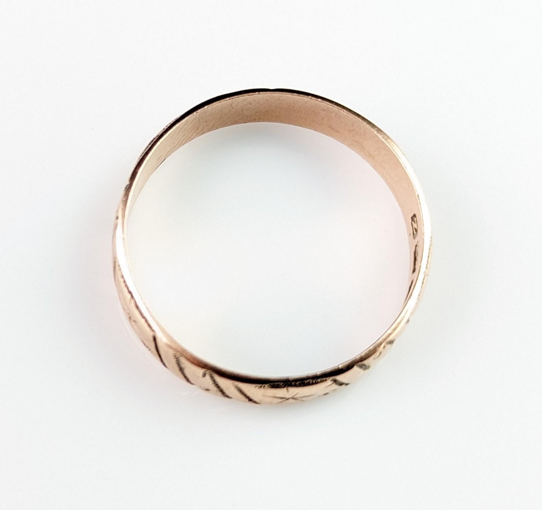 Antiker Ring aus 9 Karat Roségold mit Gravur, viktorianisch 6
