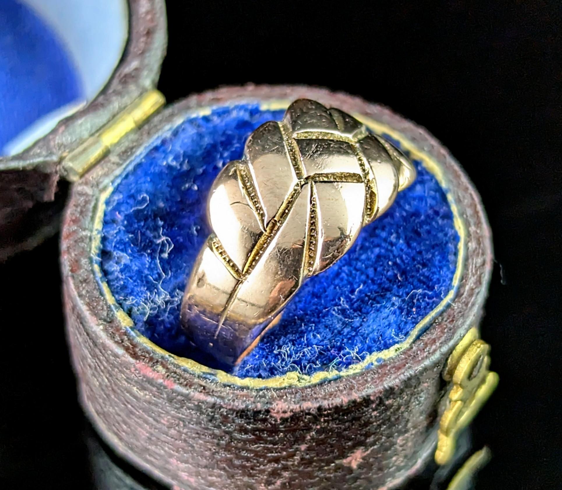 Antique 9k Rose gold keeper ring, band ring In Good Condition For Sale In NEWARK, GB