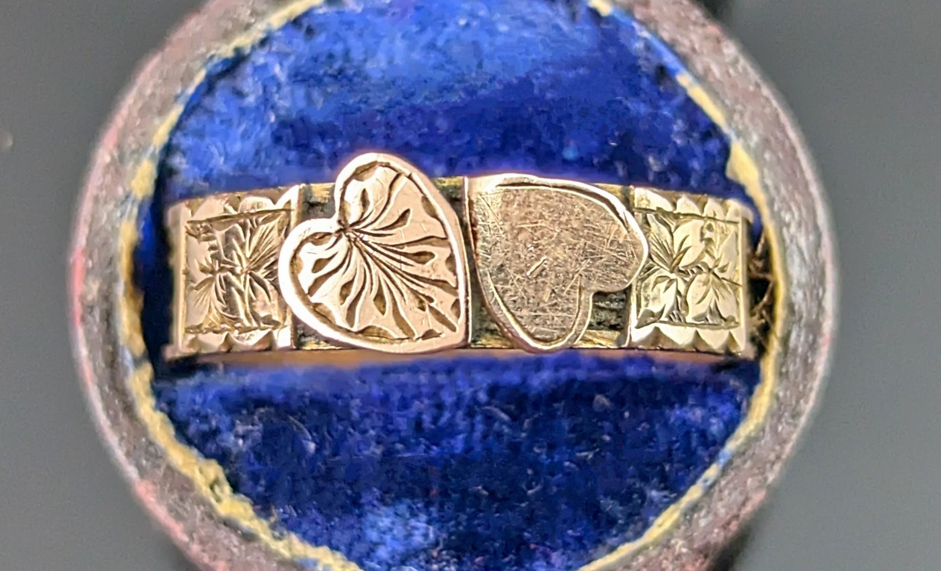 Edwardian Antique 9k rose gold mourning ring, Double hearts, Hairwork