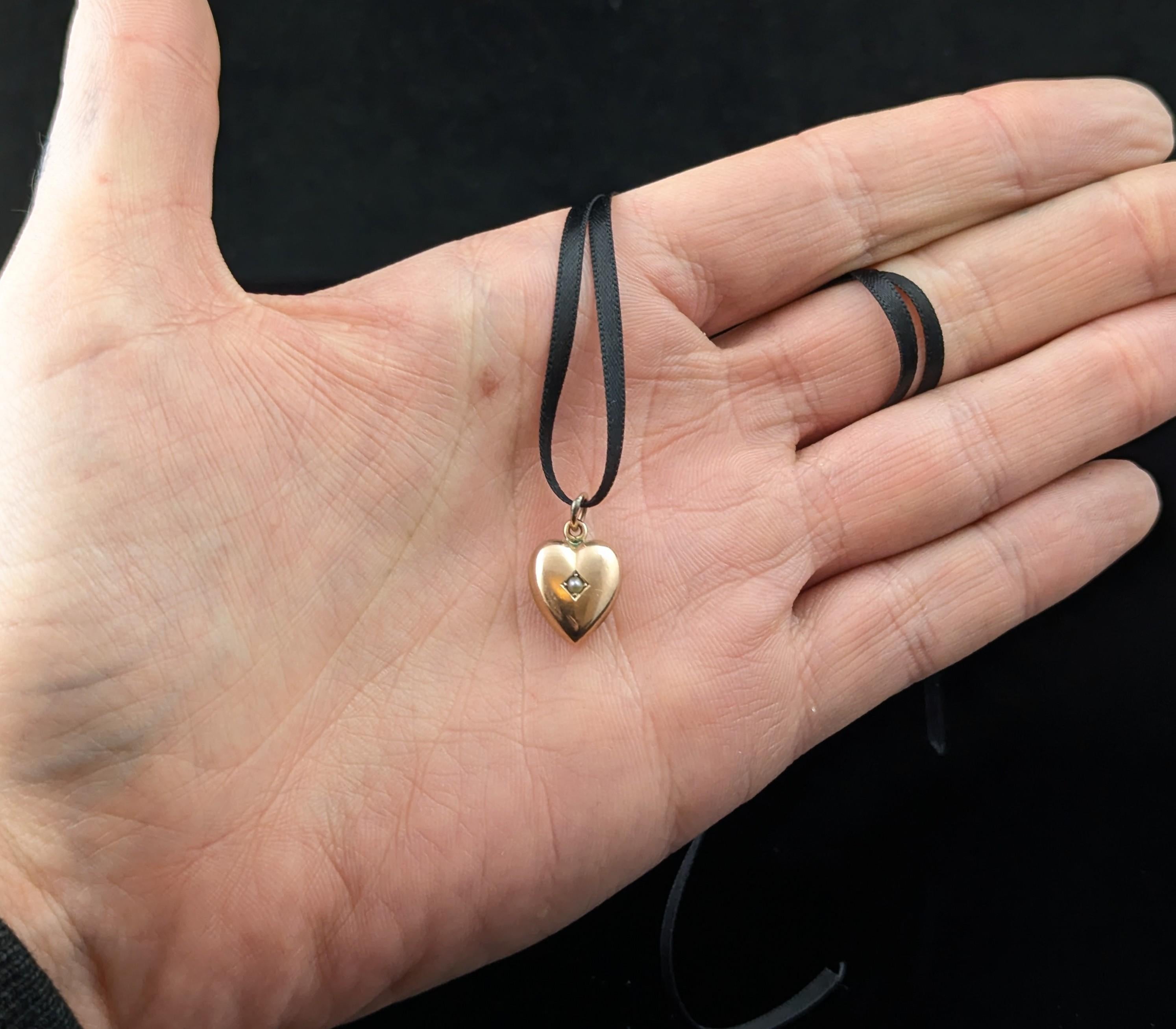 Edoardiano Antico ciondolo a cuore gonfio in oro rosa 9k, perla in vendita