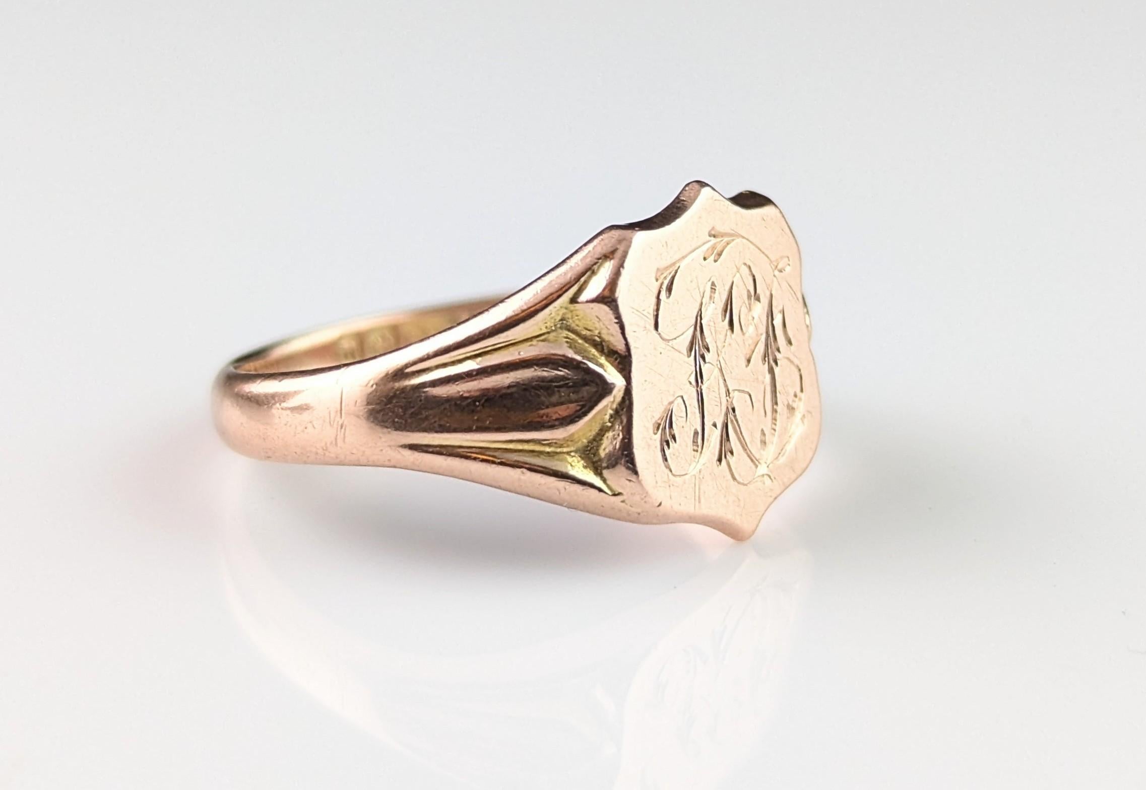 Antique 9k Rose gold signet ring, Shield shaped, Monogrammed For Sale 6