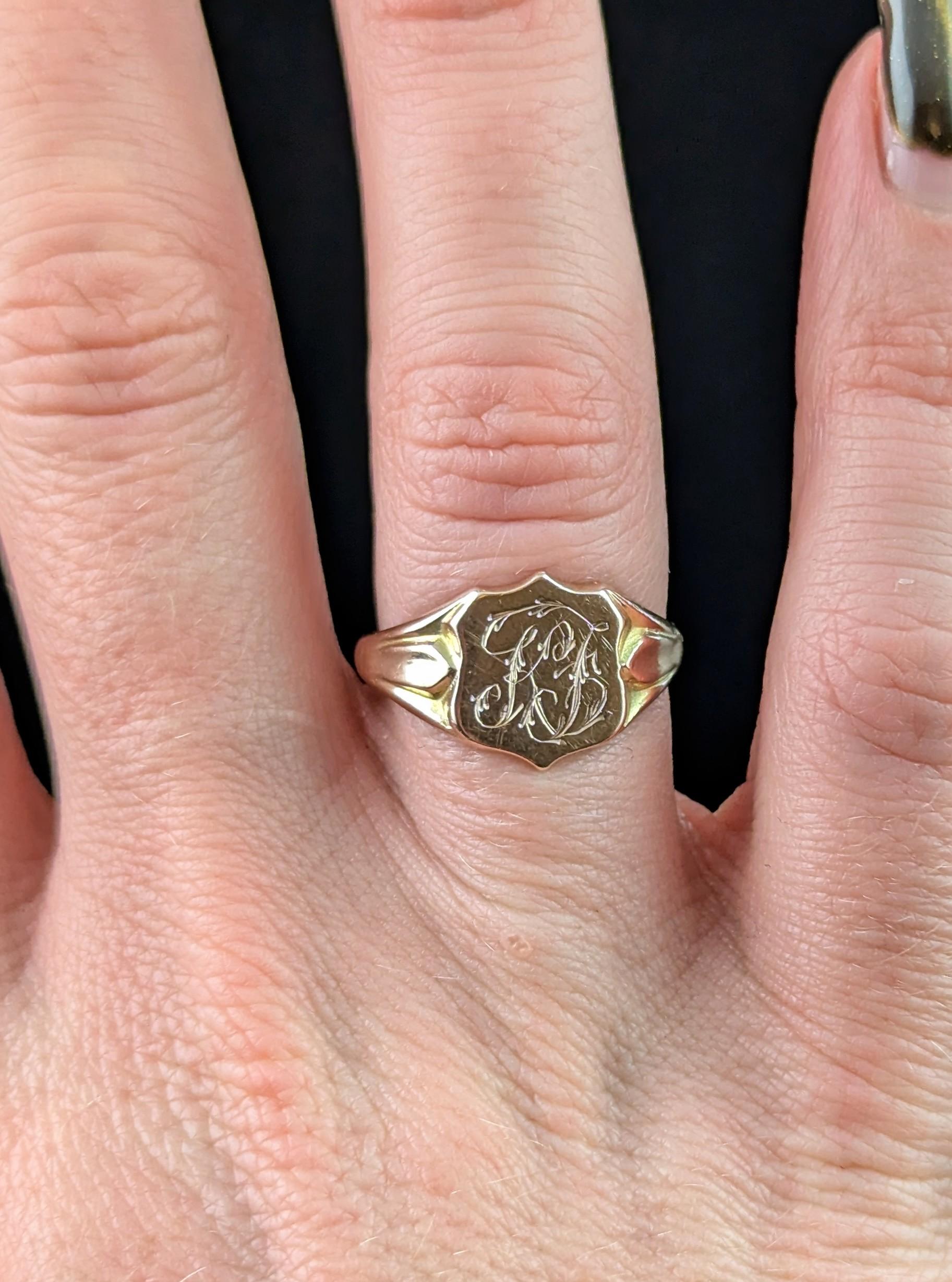 Antique 9k Rose gold signet ring, Shield shaped, Monogrammed For Sale 2