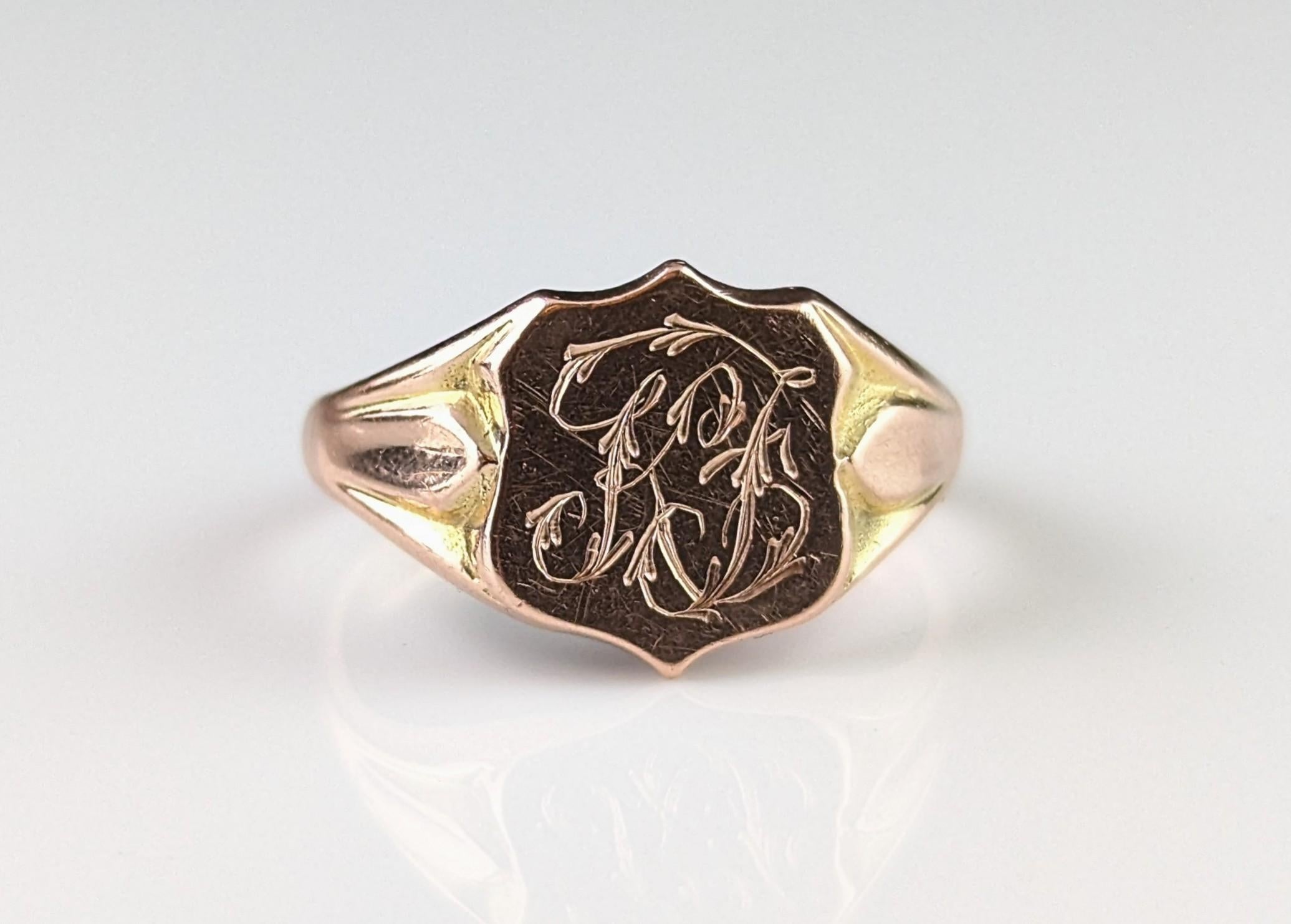 Antique 9k Rose gold signet ring, Shield shaped, Monogrammed For Sale 3
