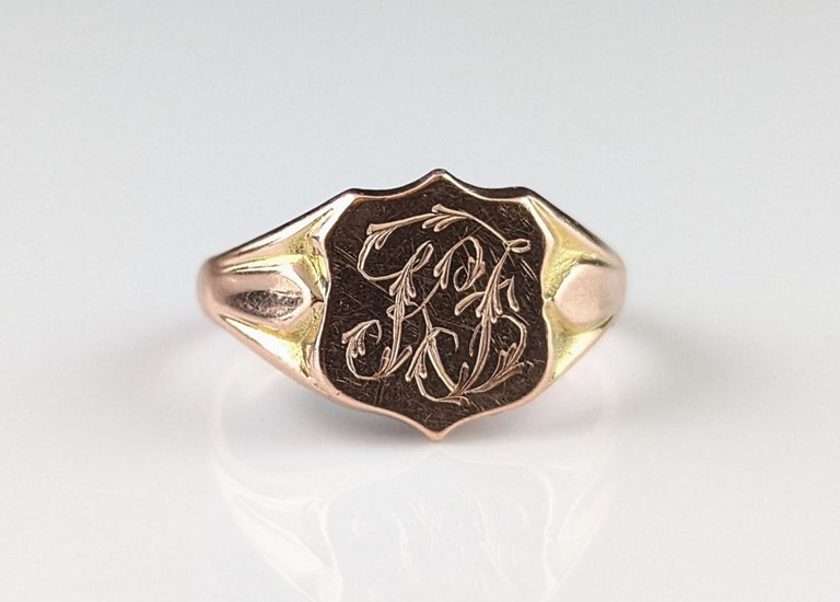 Bague Chevalière Bouclier Or Rose 9 Carats - Taille T1/2 - Largeur 13 Mm - Occasion Très Bon état