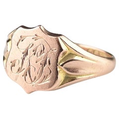 Antiker Siegelring aus 9 Karat Roségold, Schildform, Monogrammiert