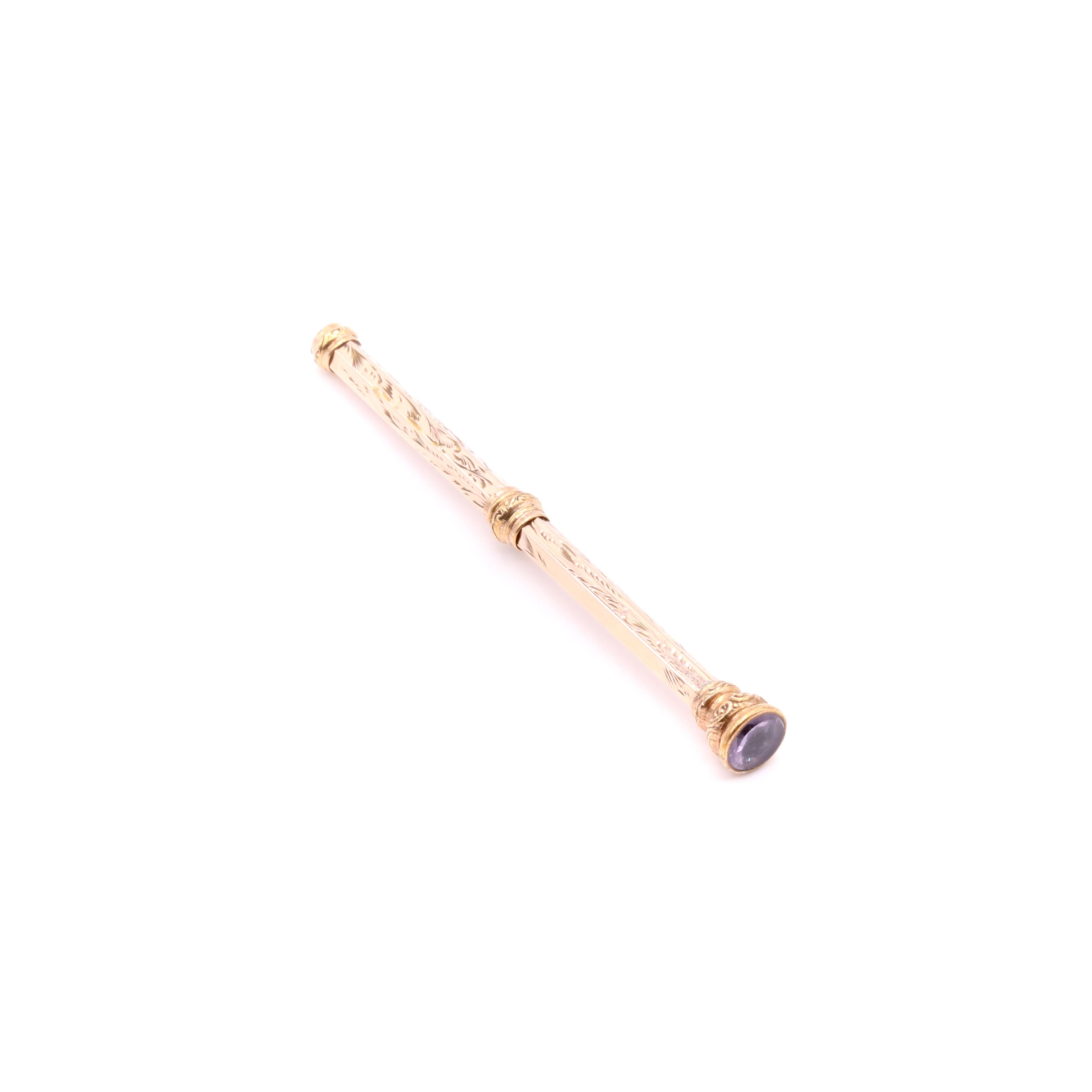 Antiker floral gravierter Drehbleistift aus 9K Gelbgold, mit Amethyst-Endstück im Angebot 2
