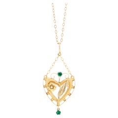 Pendentif et chaîne anciens en or jaune 9K en forme de cœur avec fleurs ajourées, années 1890