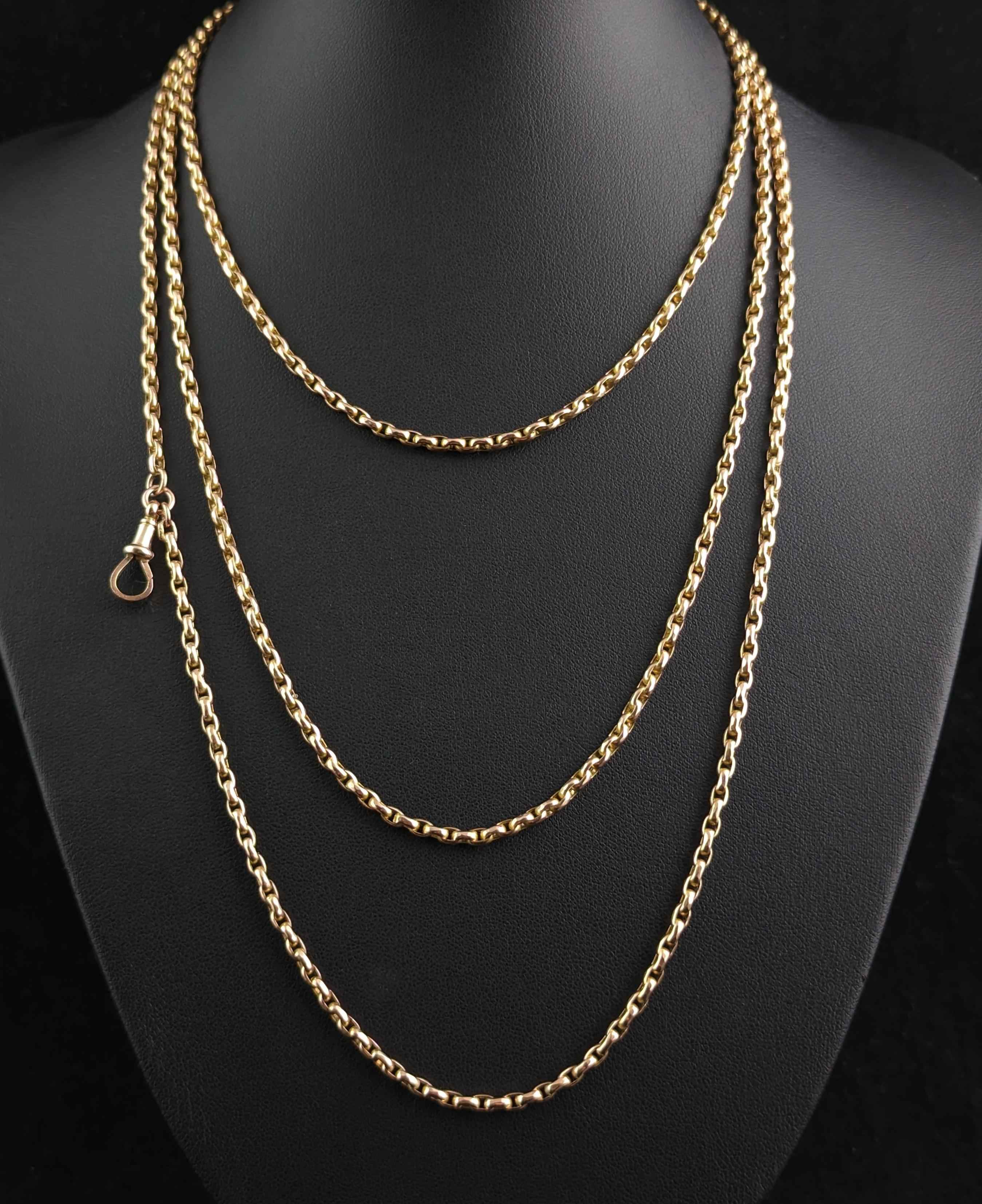 This stunning antique, Victorian 9kt yellow gold longuard chain is sure to turn some heads.

We love a good longuard chain here, such a versatile and wearable piece of jewellery, this one is no exception.

Attractive rectangular belcher or rolo