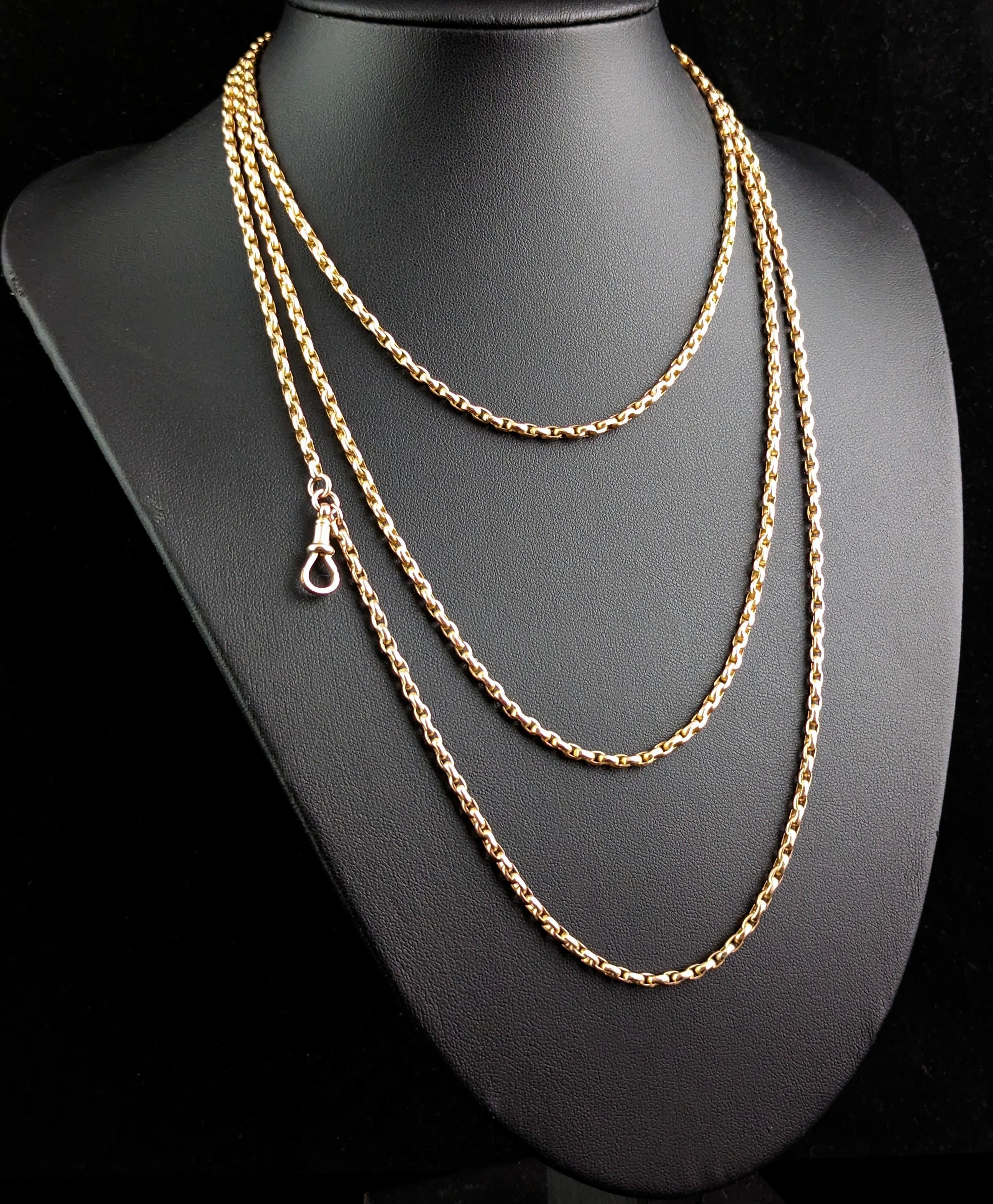 Antique 9k Yellow Gold Long Chain Necklace, Longuard, Victorian In Good Condition For Sale In NEWARK, GB