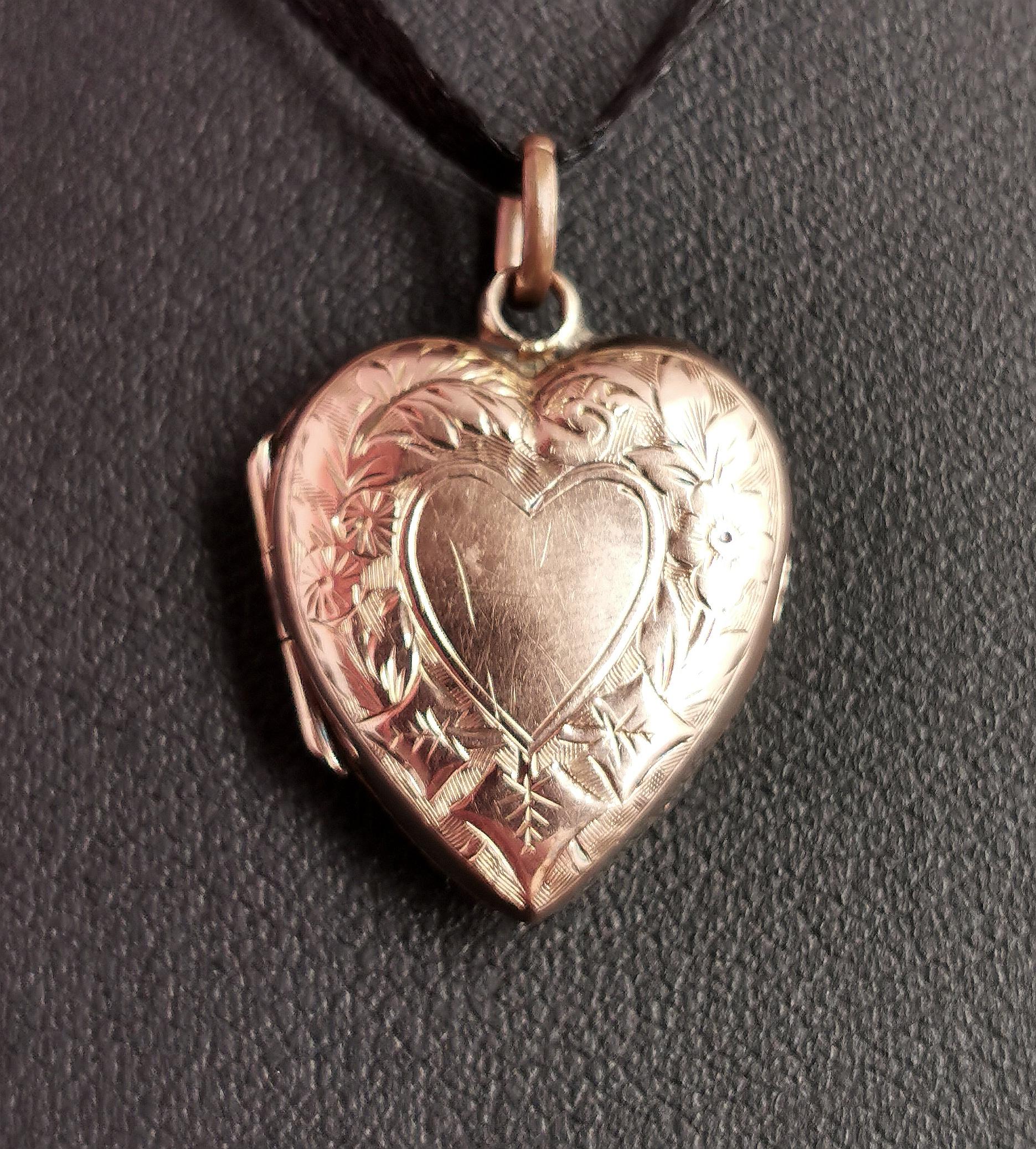 Antique 9kt Gold Heart Shaped Locket Pendant 2
