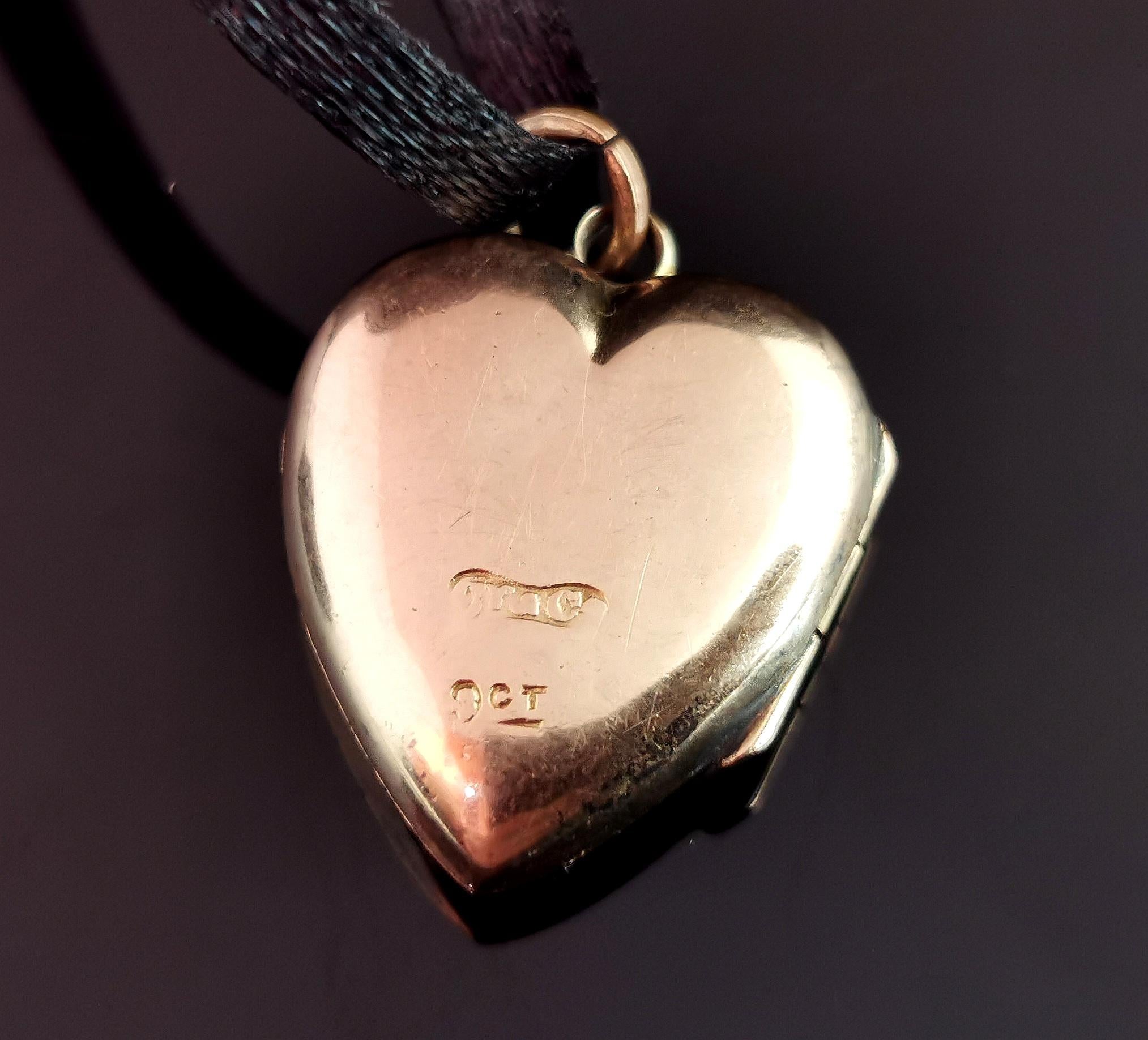 Antique 9kt Gold Heart Shaped Locket Pendant 4