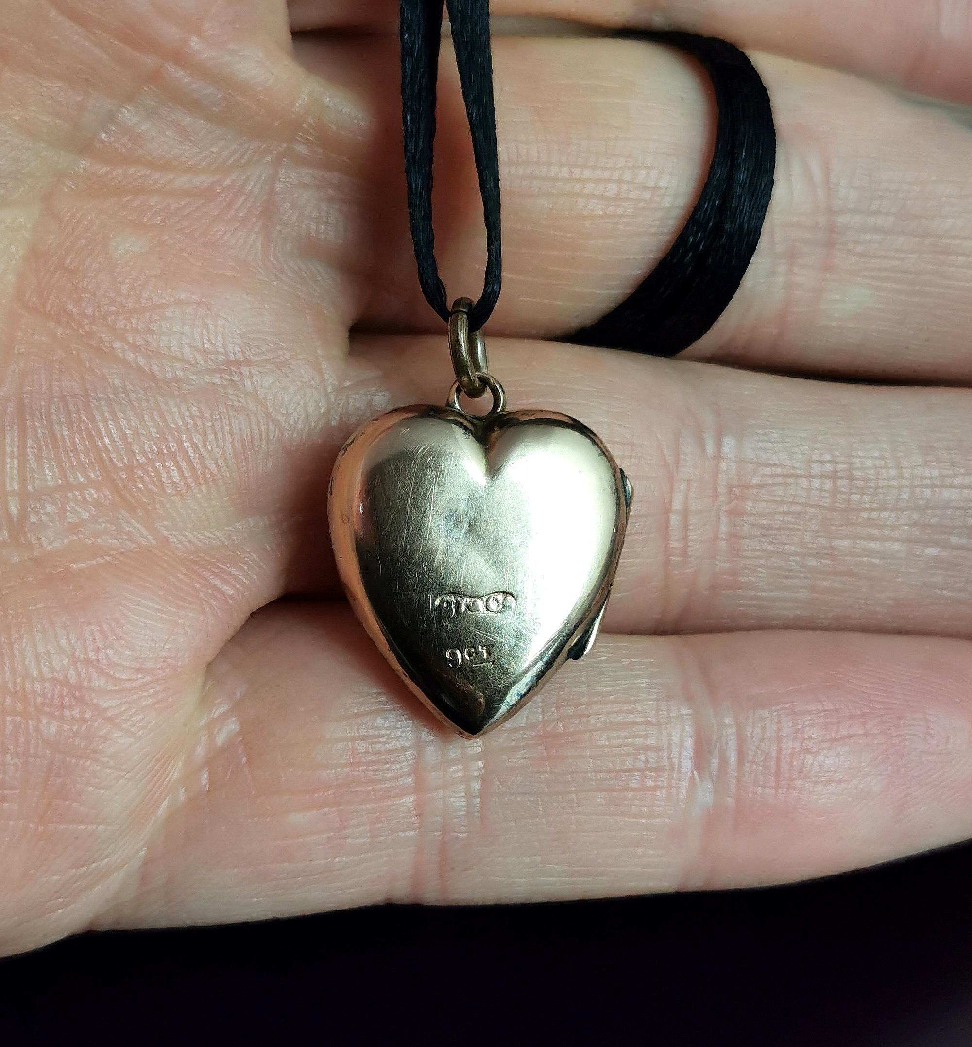 Antique 9kt Gold Heart Shaped Locket Pendant 6