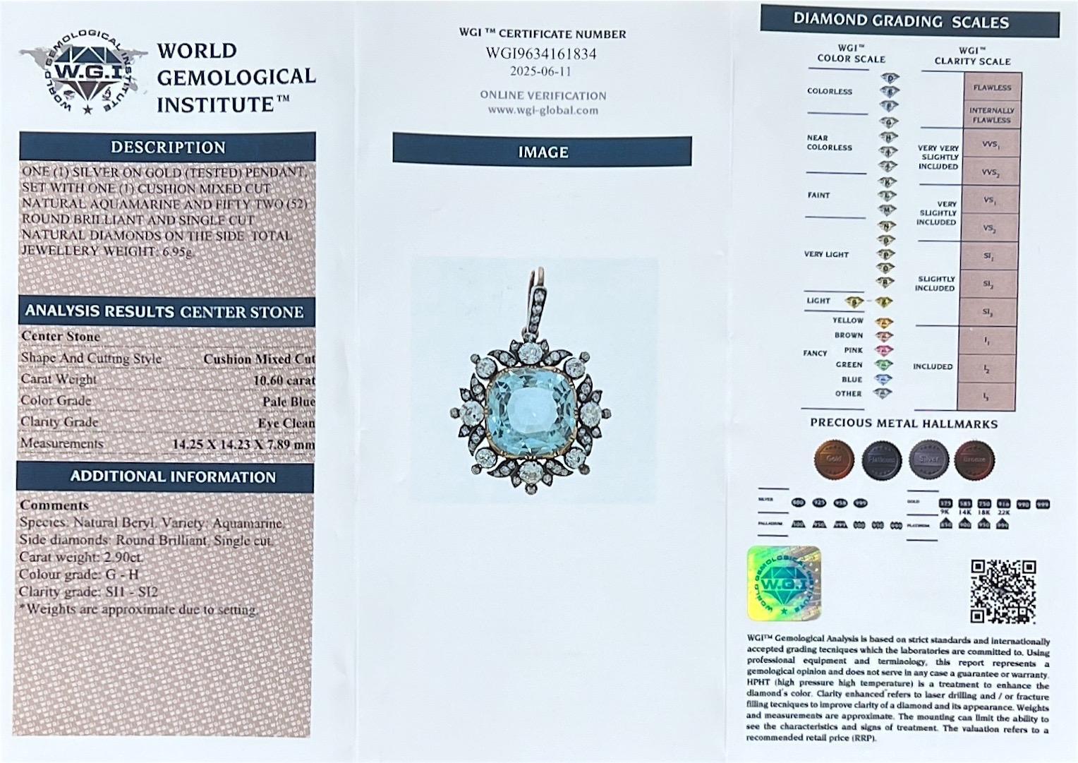 Taglio cuscino Spilla in oro e argento 9kt del XIX secolo con acquamarina taglio cuscino da 7,17 carati in vendita