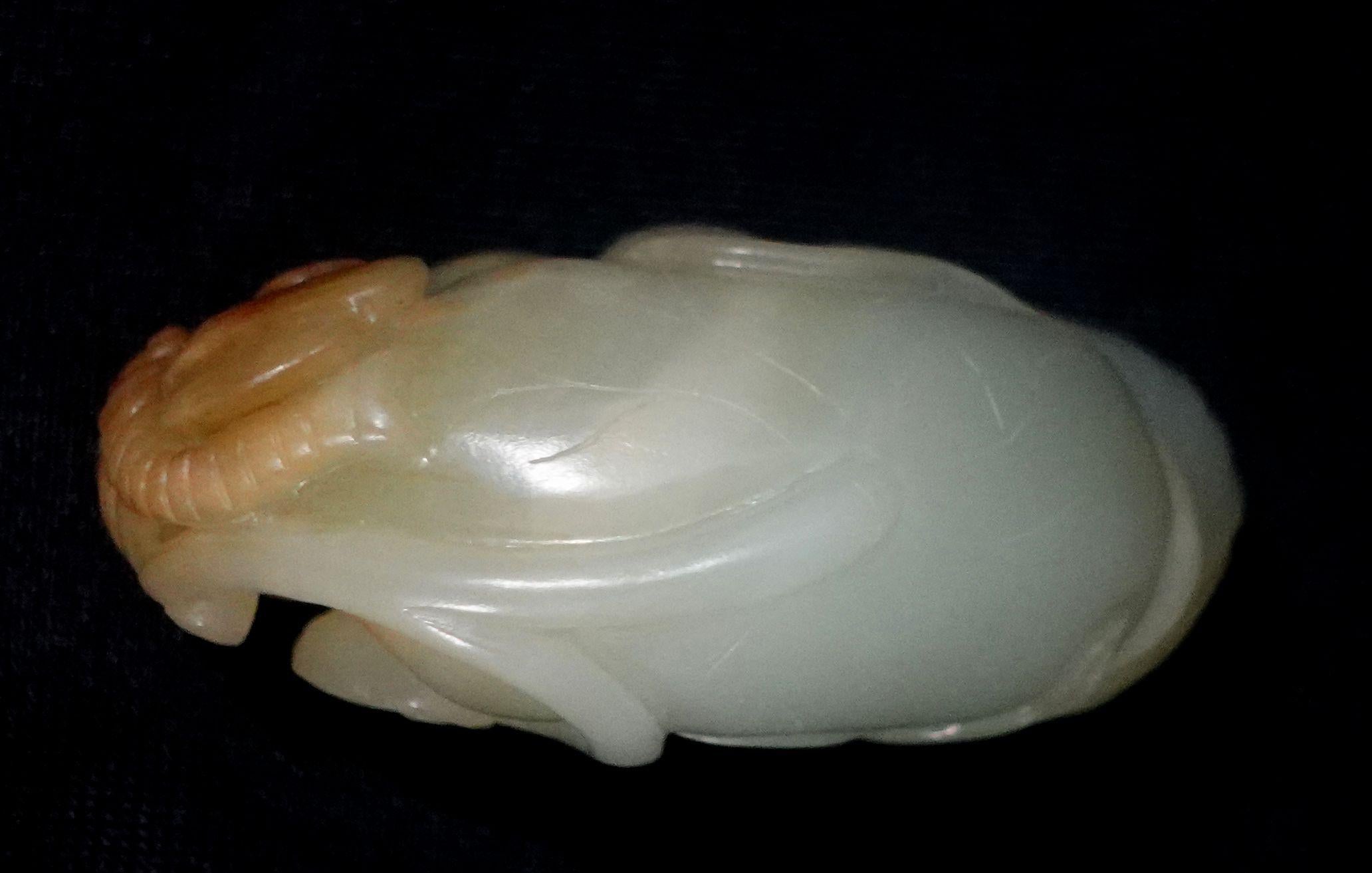 Chinois Celadon clair chinois sculpté en bois de cervidé/jade blanc, 19e siècle en vente