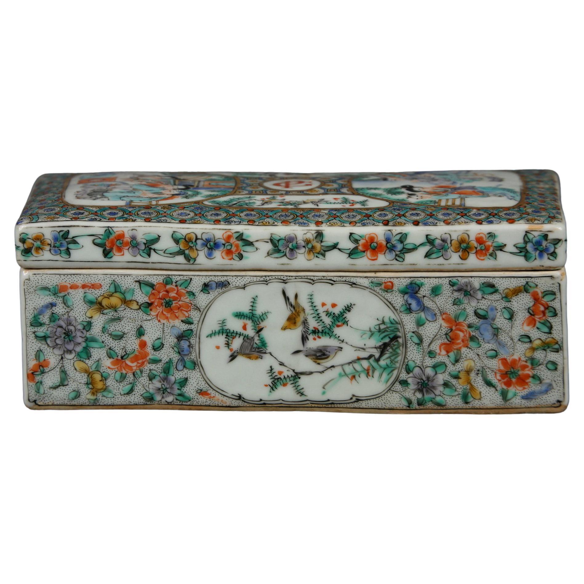 Antique a Chinese Famille Rose Porcelain Box wiht Monogram, 1820 For Sale