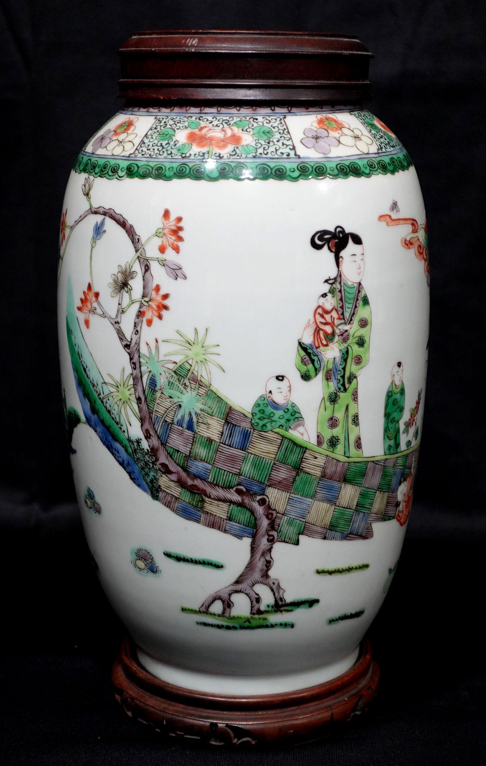 Antique A Chinese Famille Verte Vase 19th Century For Sale 8
