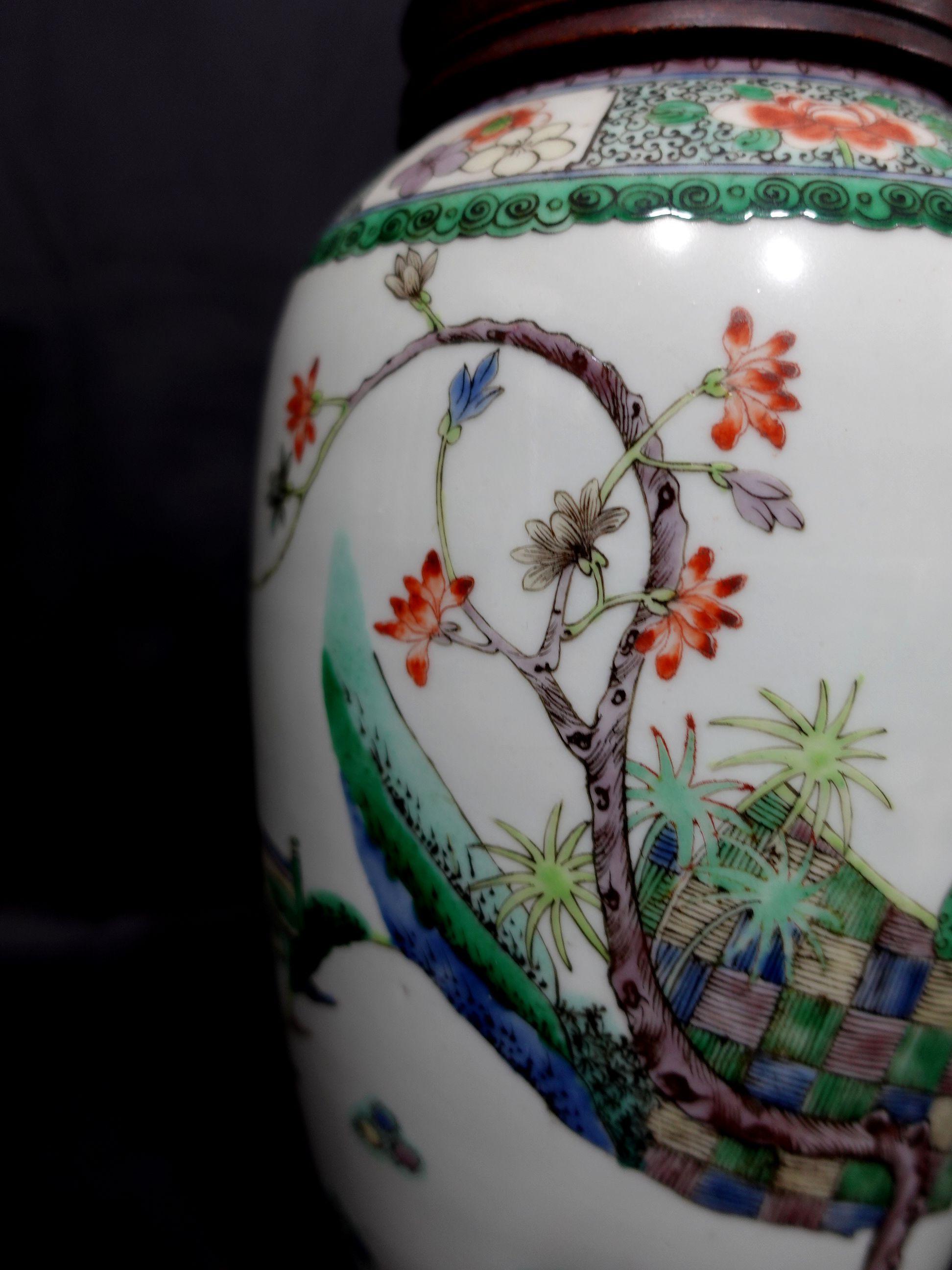 Antique A Chinese Famille Verte Vase 19th Century For Sale 9