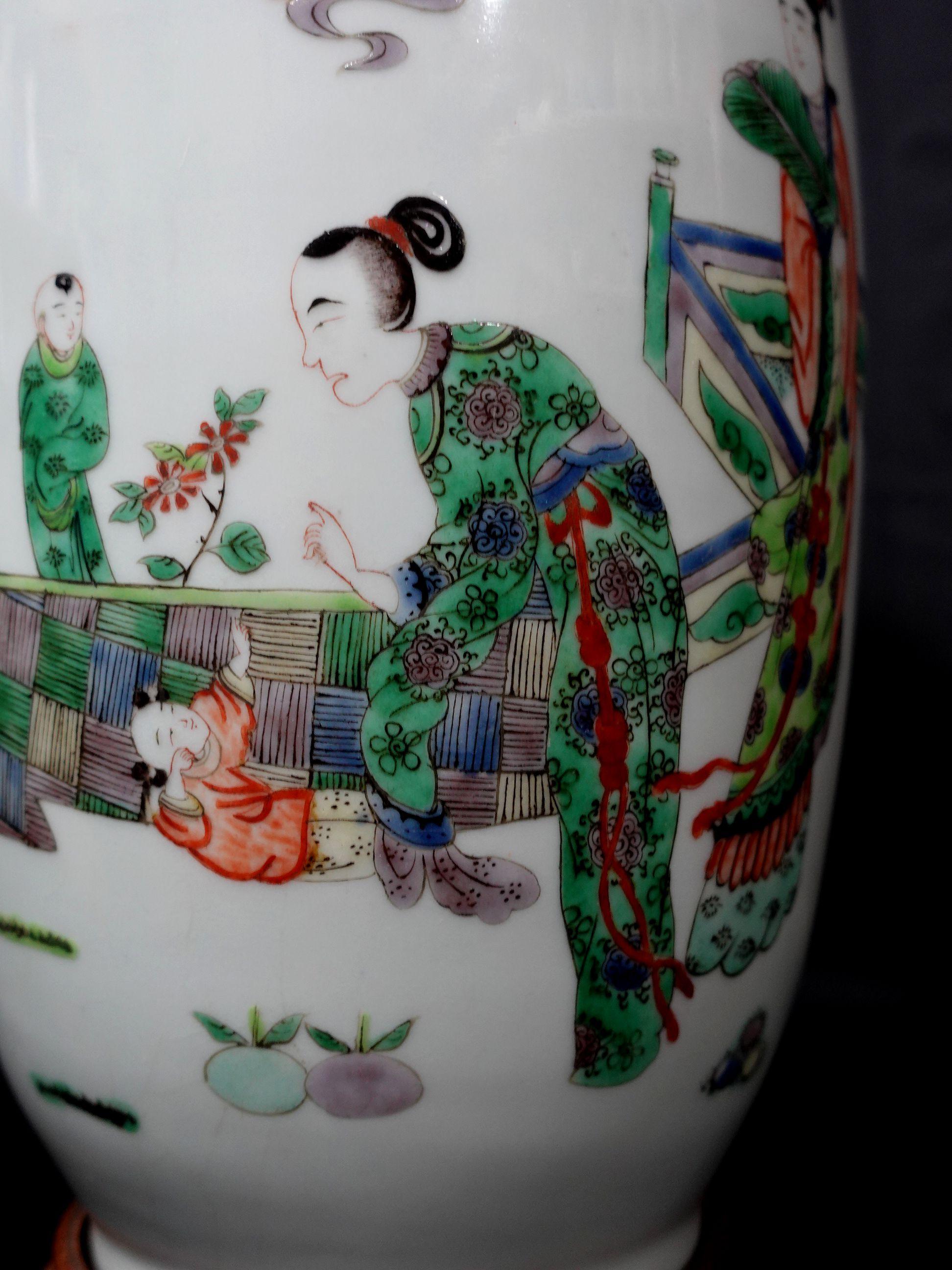 Antique A Chinese Famille Verte Vase 19th Century In Good Condition For Sale In Norton, MA