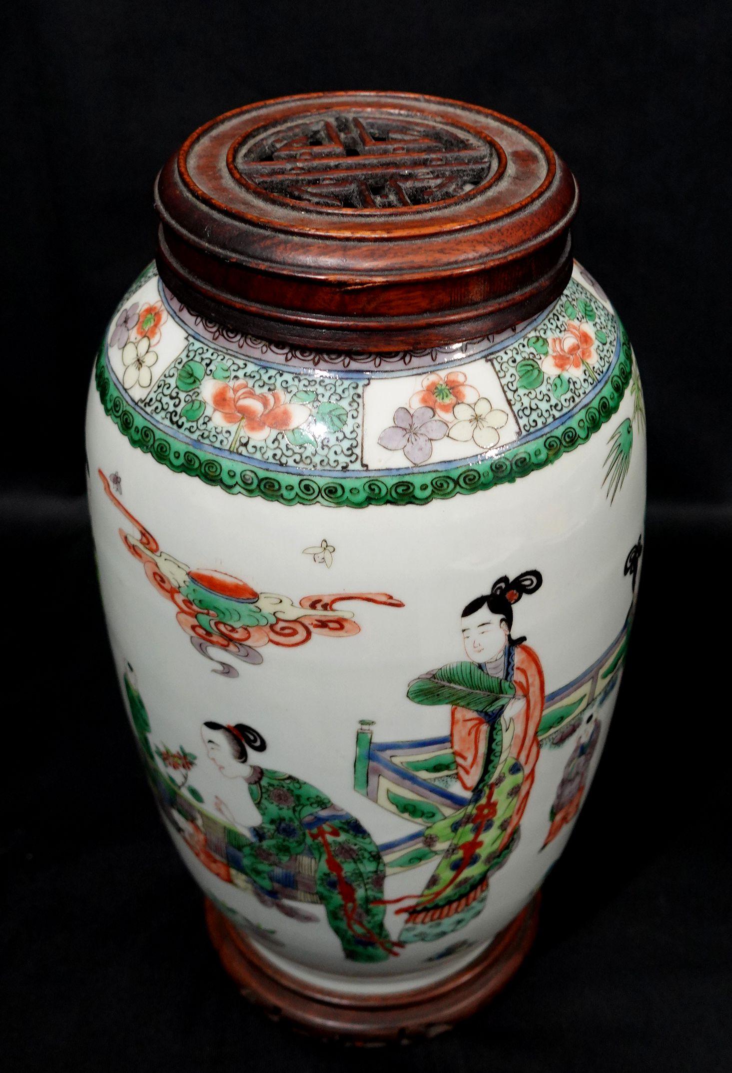 Antike chinesische Famille Verte-Vase, 19. Jahrhundert, Famille Verte (Messing) im Angebot