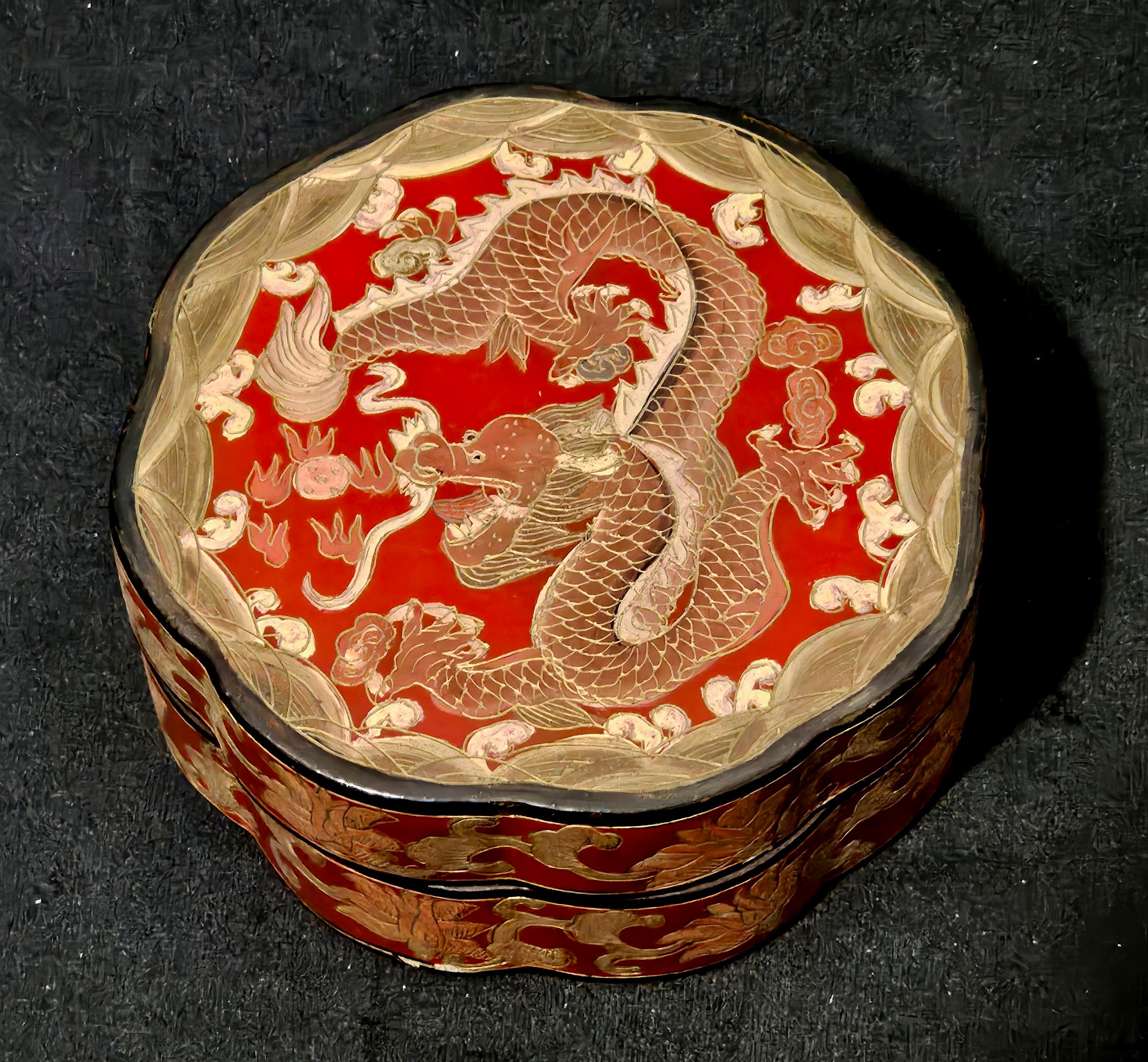 Hand-Crafted Antique A Chinese Gilt Lacquered Box with Floral Shape For Sale