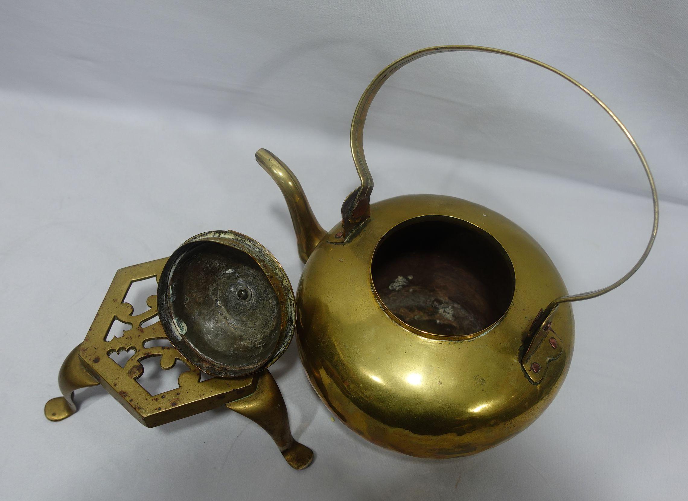 Antike A  Englischer Kupfer-Teekessel mit Besatz, TC#14 im Angebot 4