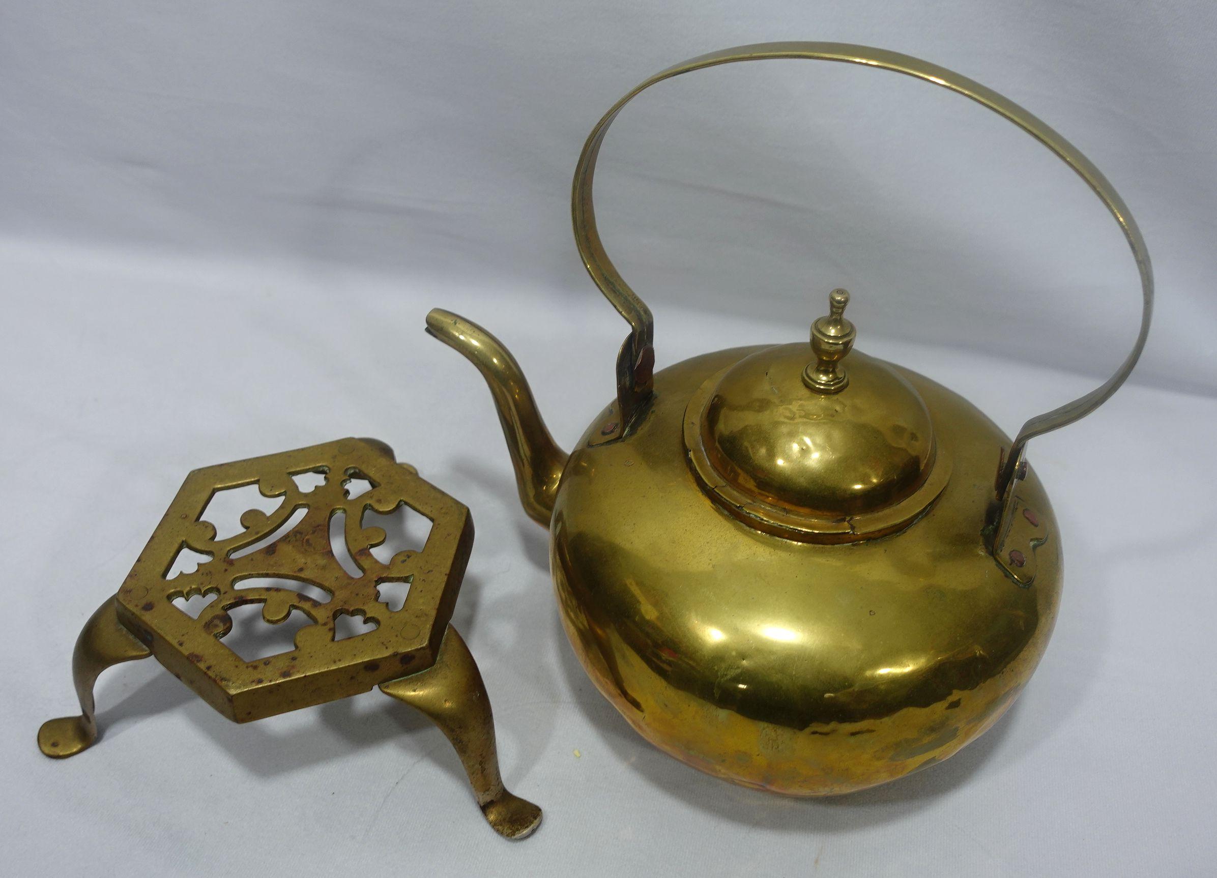 Antike A  Englischer Kupfer-Teekessel mit Besatz, TC#14 im Angebot 2