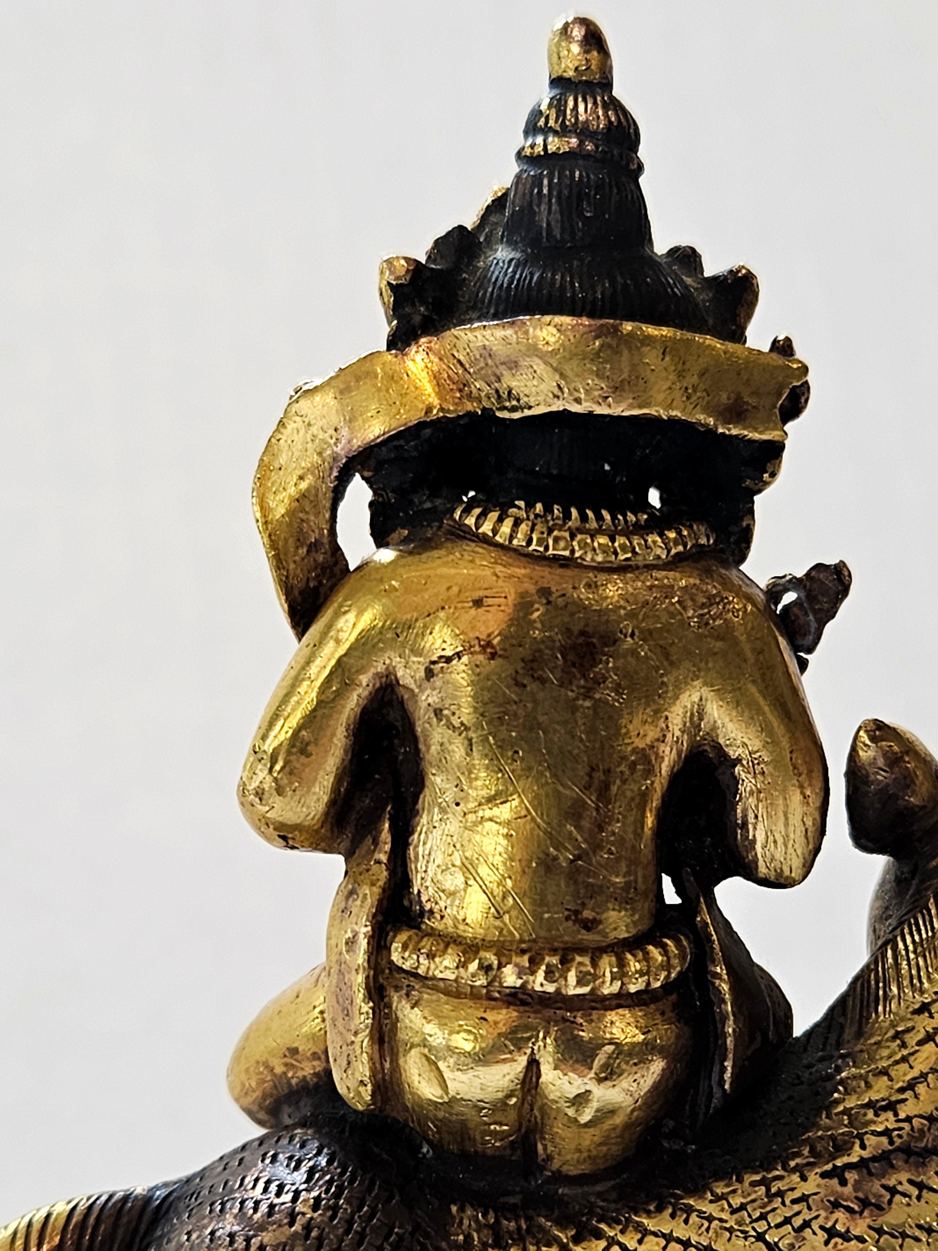Figura antigua Sino-Tibetana de Bronce Dorado sobre Soporte de Madera Dura, Siglo XVIII en venta 7