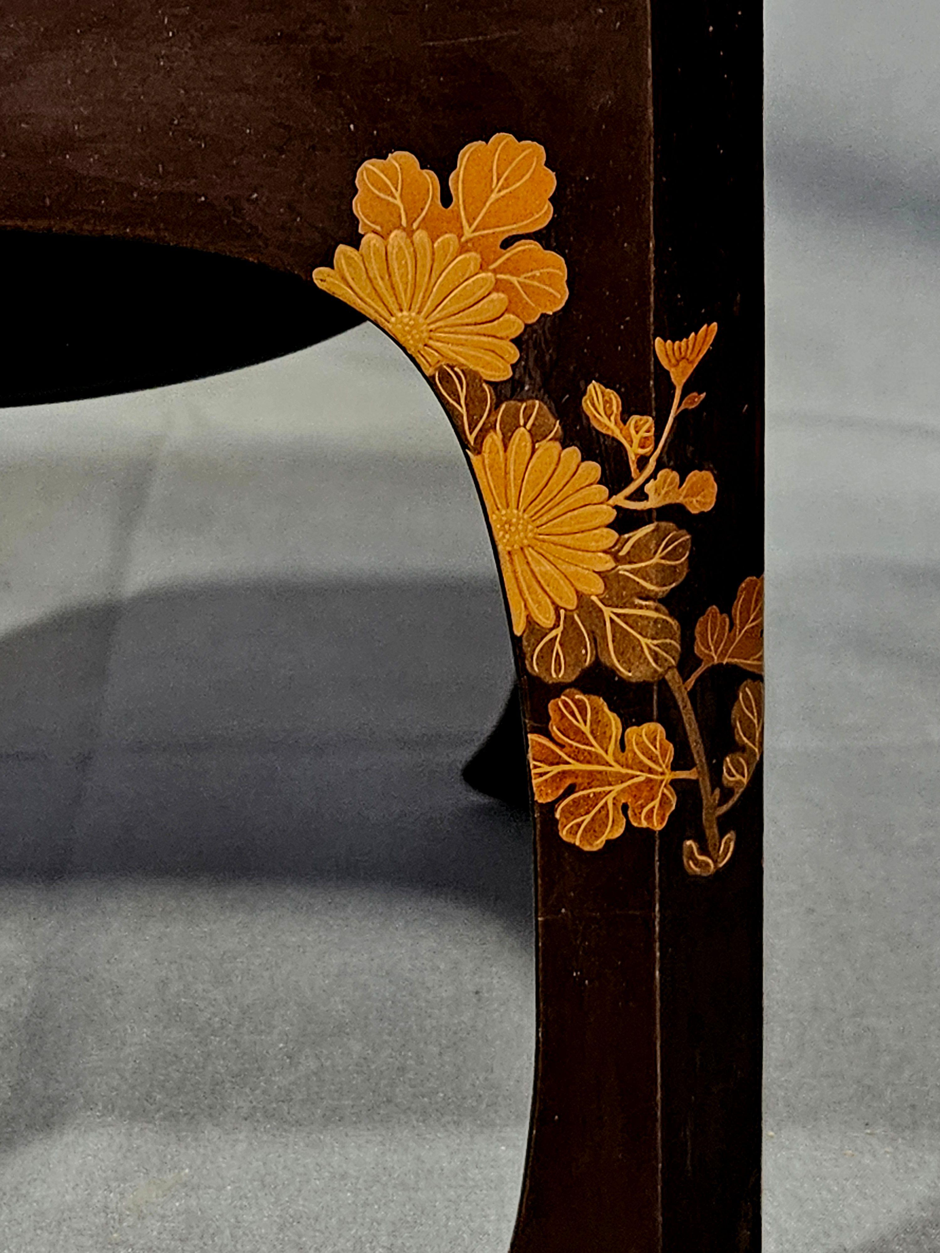 Antiguo cuenco de laca japonesa con soporte en venta 3