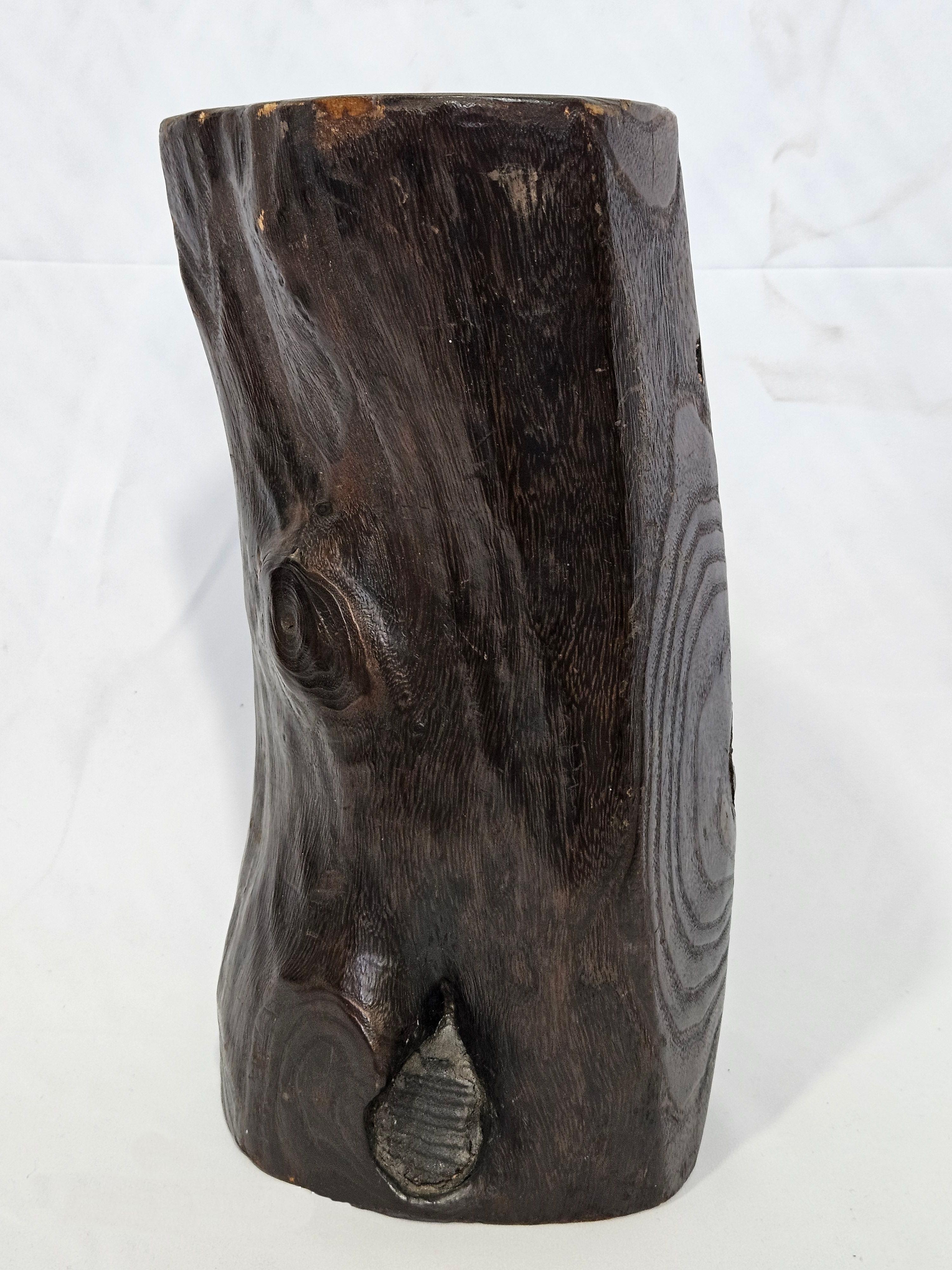 Antique A Japanese Lacquer Decorated Elm Ikebana Vase For Sale 2