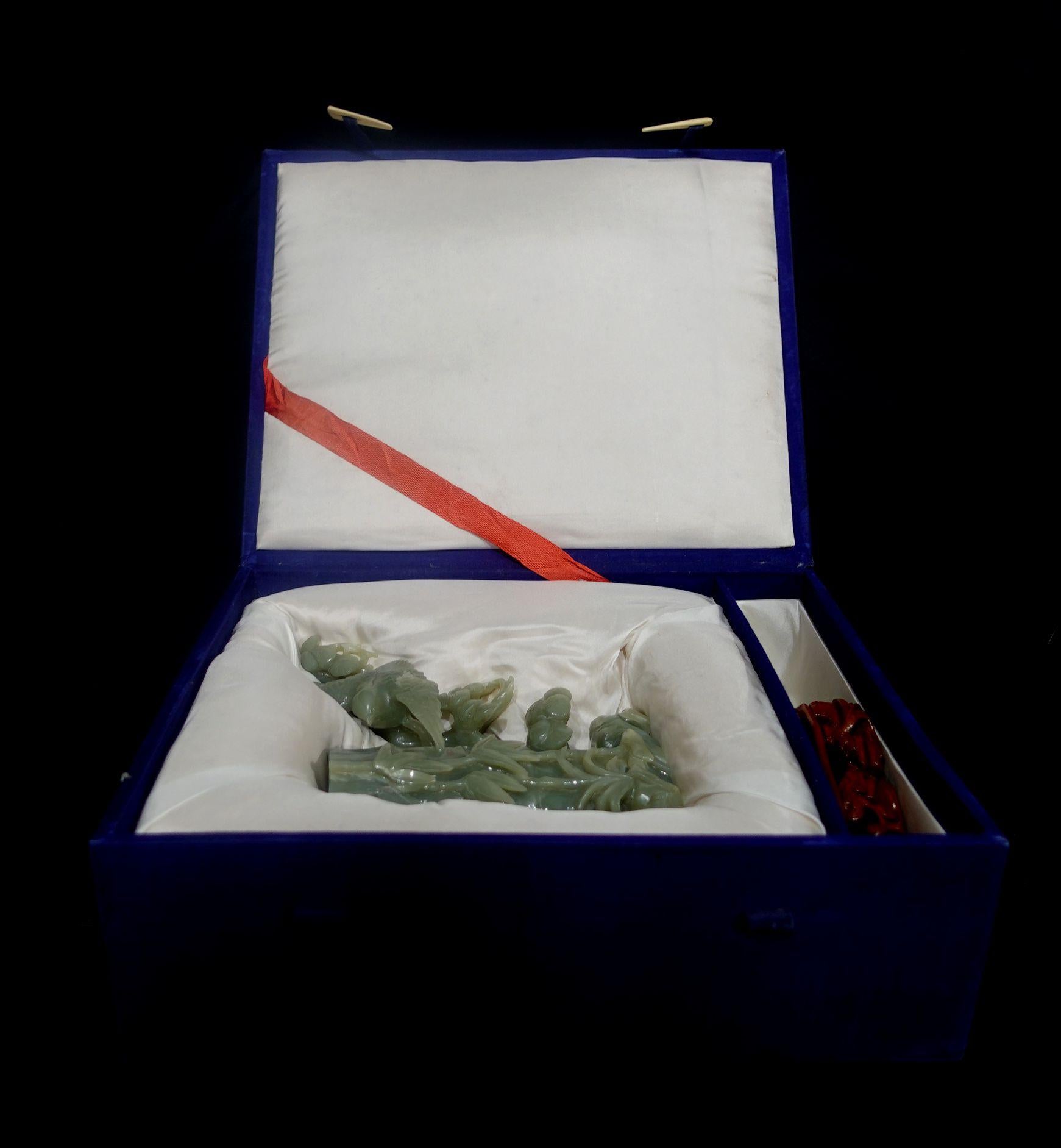 Antike Eine große chinesische geschnitzt Hetain Jade Blume Vase w / Stand und Box im Angebot 10