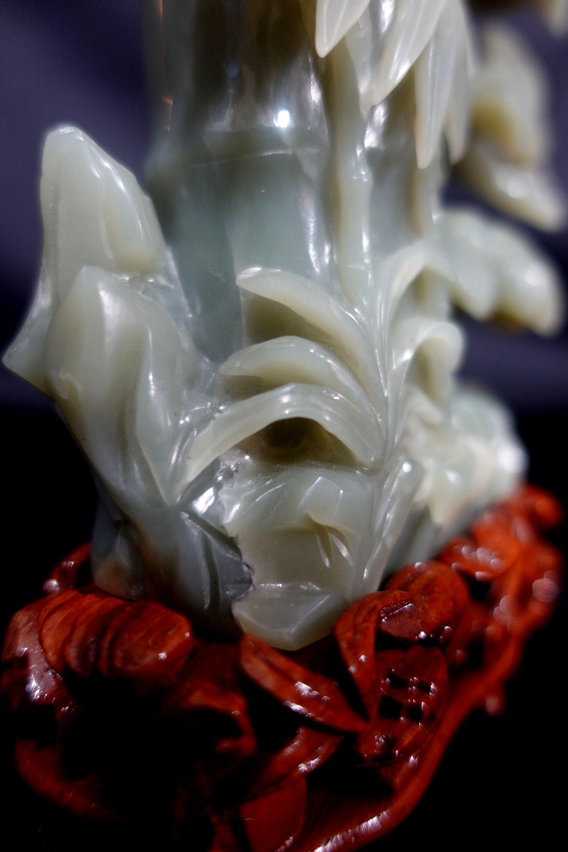 Antike Eine große chinesische geschnitzt Hetain Jade Blume Vase w / Stand und Box im Angebot 1
