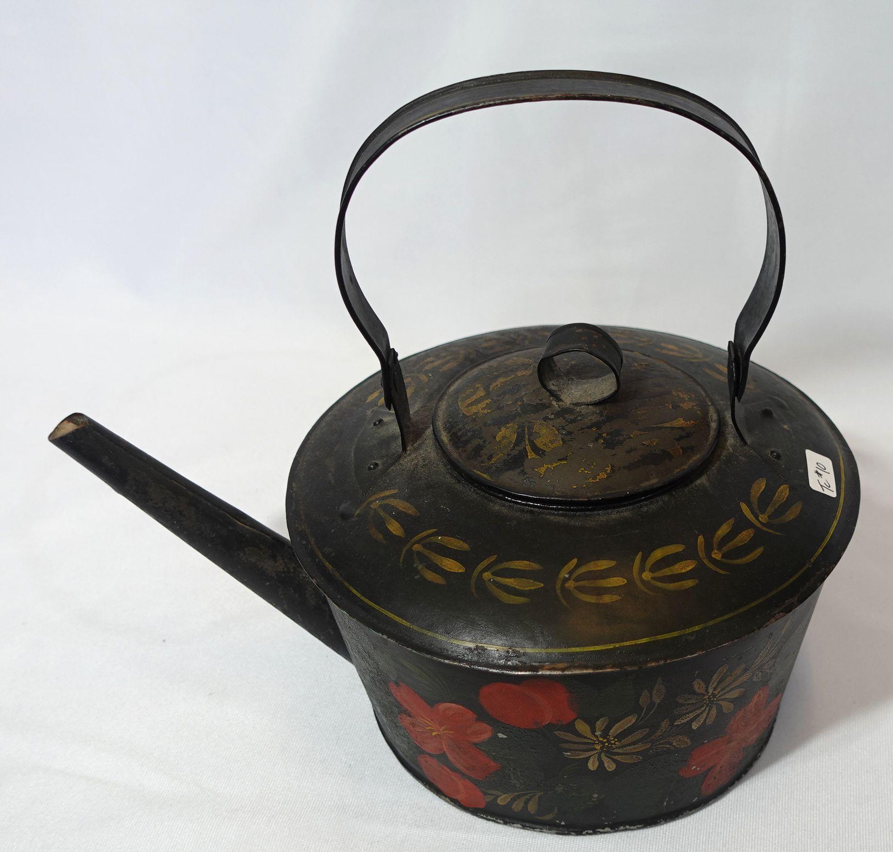 Hand-hammered painted metal tea kettle in the English Farm House Style depicting the flower patterns made in English style from the early 20th century, very well hand-made with delicate craftsmanship, and highly collectible antique.
