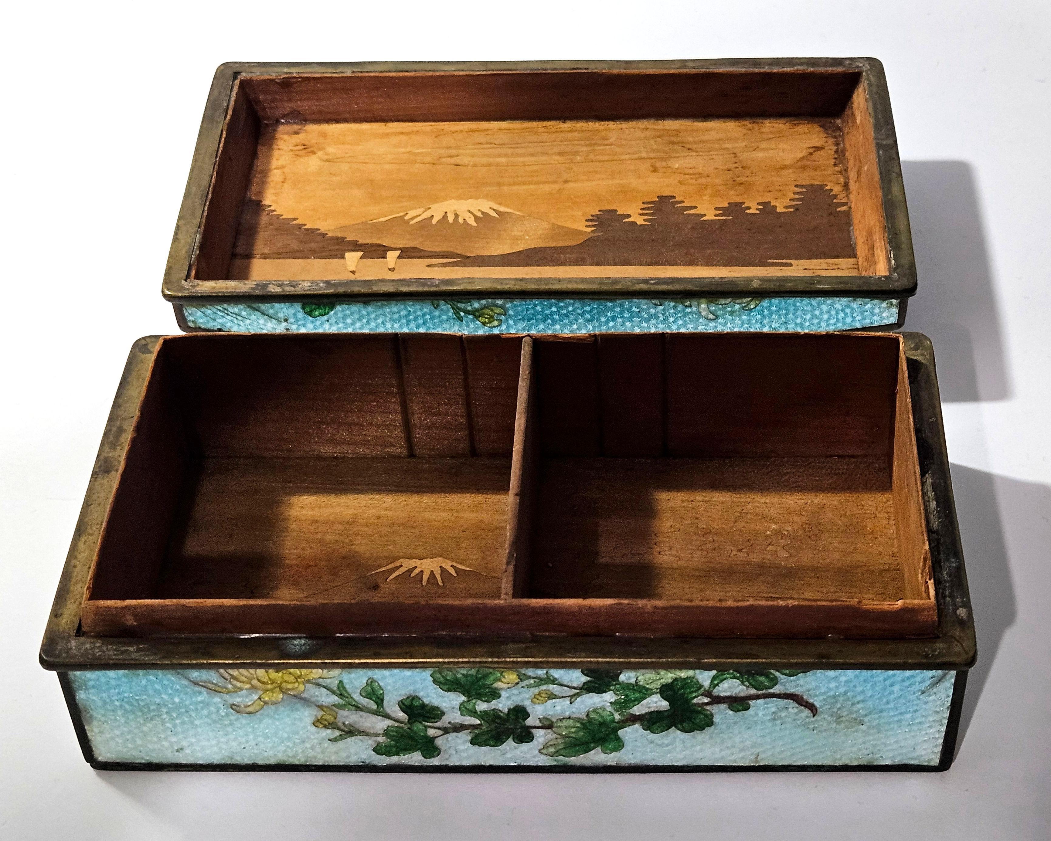 Antique A Large Ginbari Cloisonne Rectangular Lidded Box, Meiji Period For Sale 7