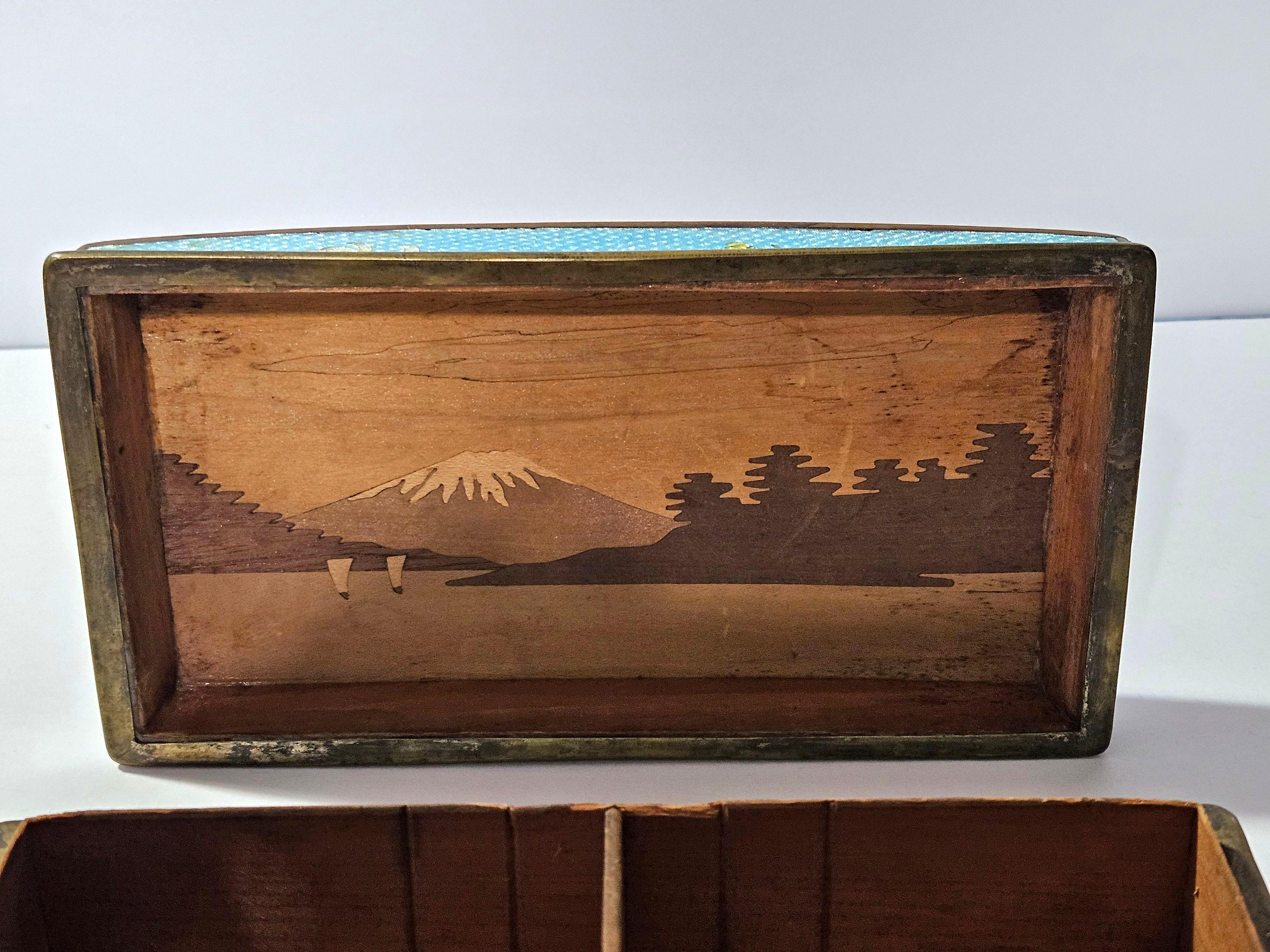 Antique A Large Ginbari Cloisonne Rectangular Lidded Box, Meiji Period For Sale 8