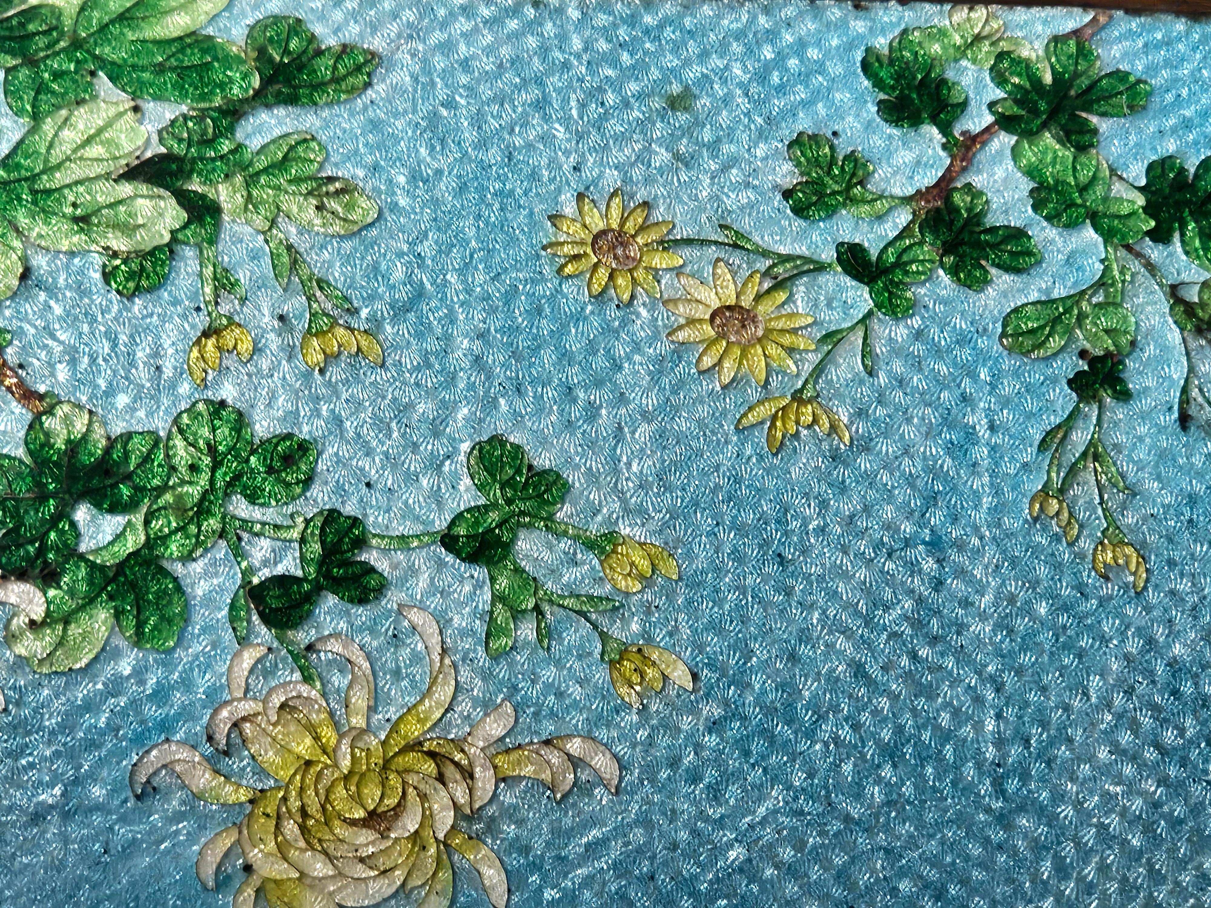 Antique A Large Ginbari Cloisonne Rectangular Lidded Box, Meiji Period For Sale 1