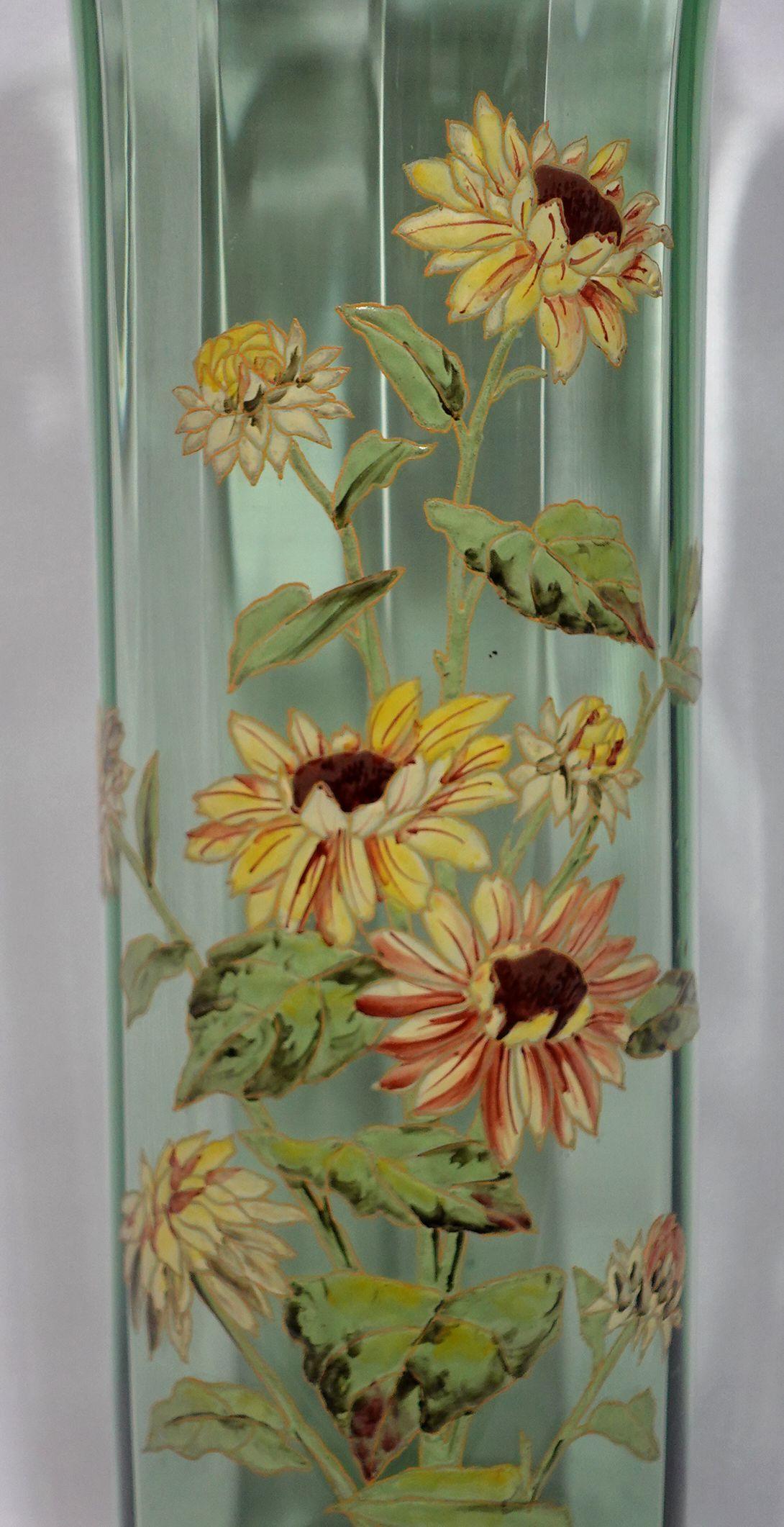 Art nouveau Grand vase d'art ancien en verre émaillé vert Mont Joye en vente