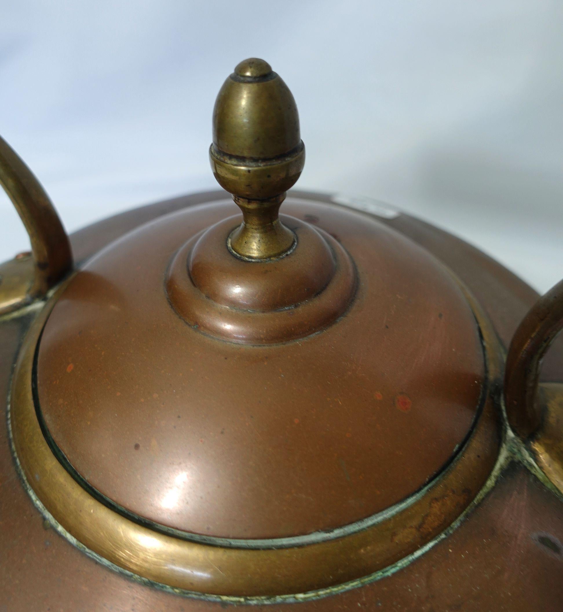 Antique A Large/Heavy English Copper Tea Kettle, TC#02 For Sale 4