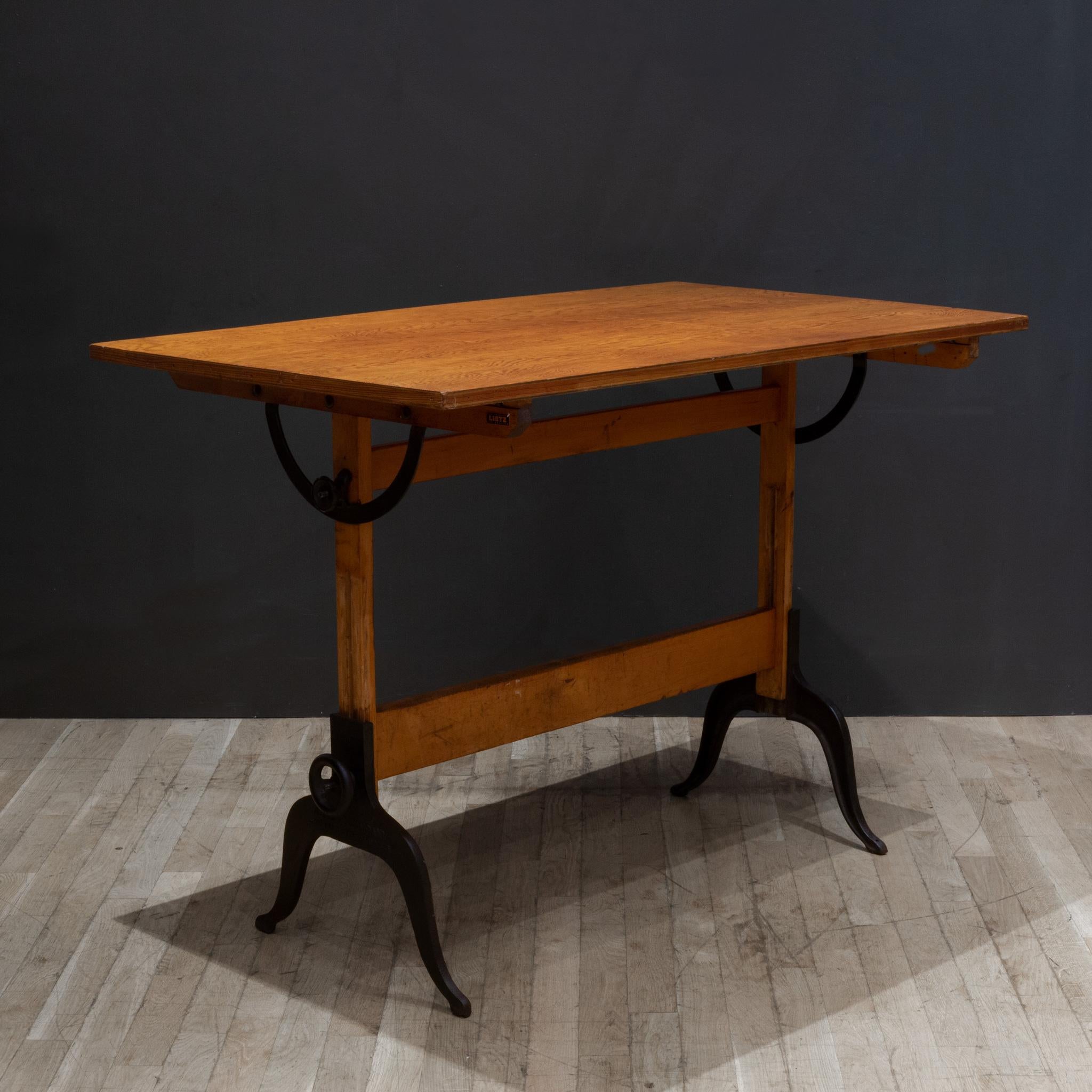 Industriel Antiquities A. Lietz Co. Table de fabrication en bois d'érable et fonte vers 1940-1947