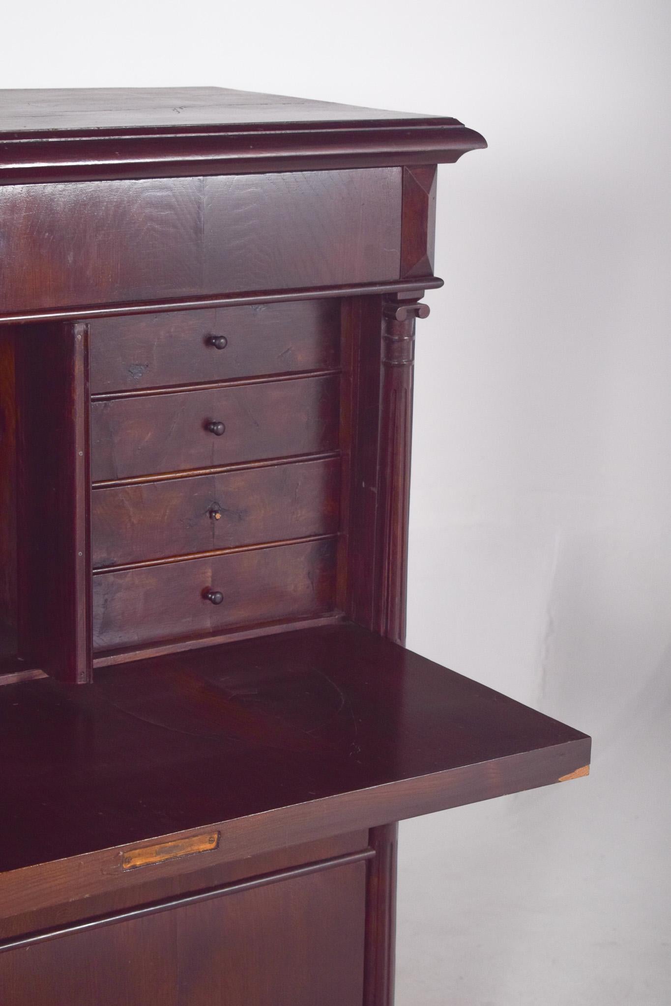 Armoire ancienne Abattant en placage de chêne en vente 4
