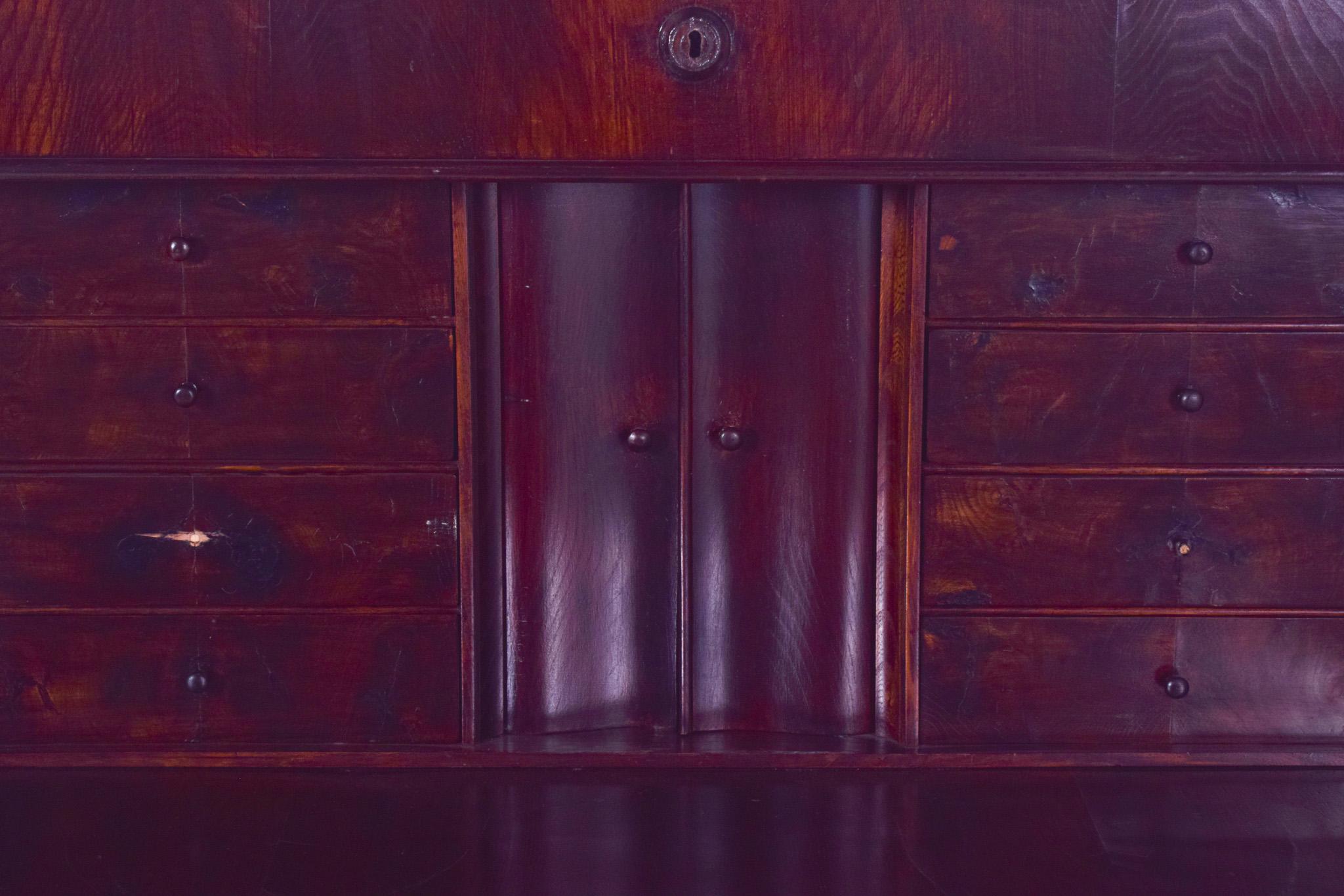 Armoire ancienne Abattant en placage de chêne en vente 5