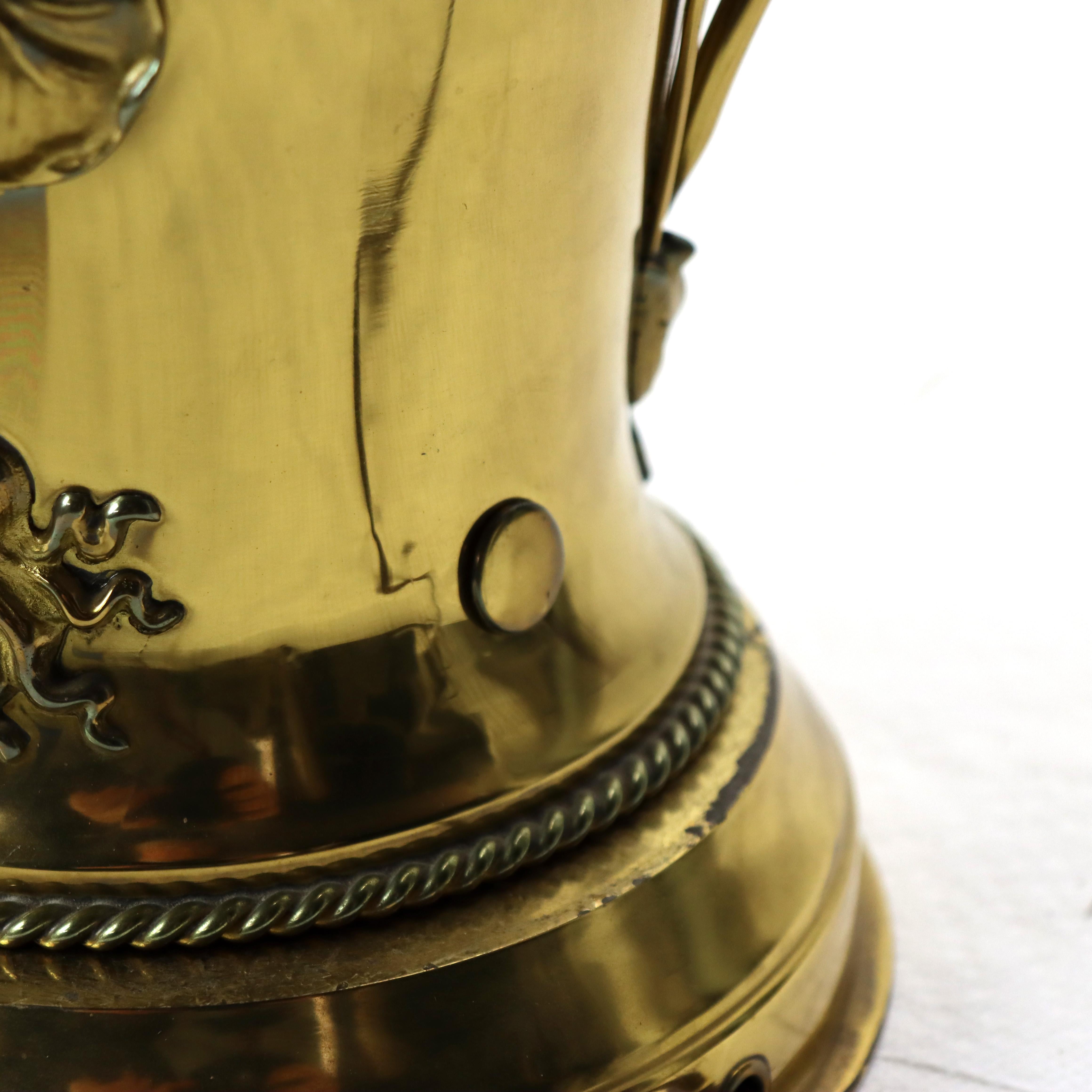 Ancienne lampe de bureau ABCO Rochester Gone with the Wind en laiton gaufré à fleurs C1880 en vente 4