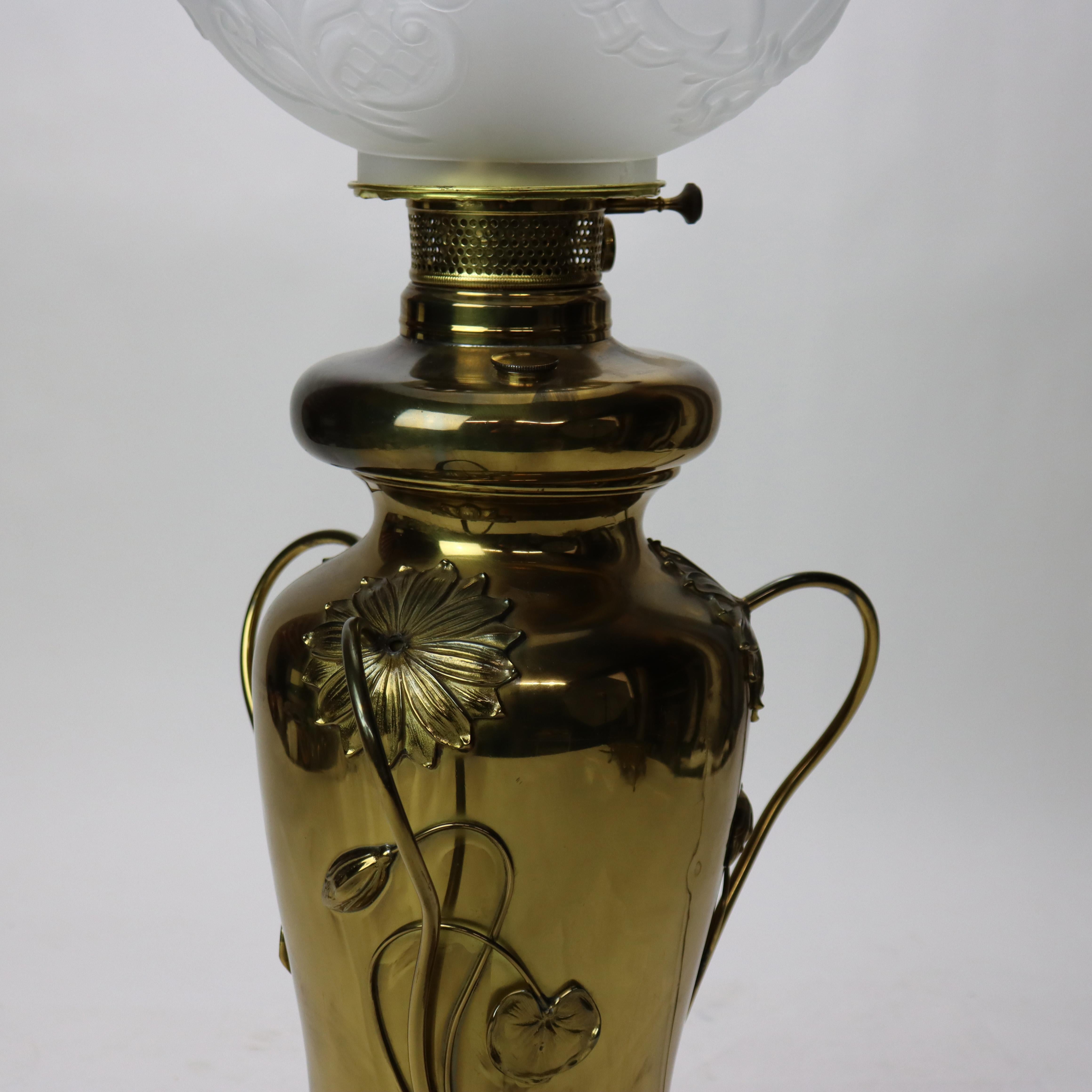 Ancienne lampe de bureau ABCO Rochester Gone with the Wind en laiton gaufré à fleurs C1880 Bon état - En vente à Big Flats, NY