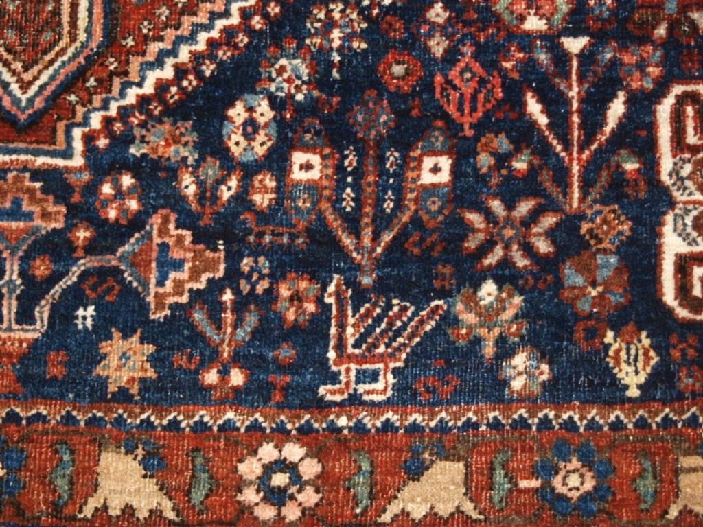 Antiker Abedeh-Teppich Gaschgai-Knüpfer, Stammesdesign, CIRCA 1920 (Unbekannt) im Angebot