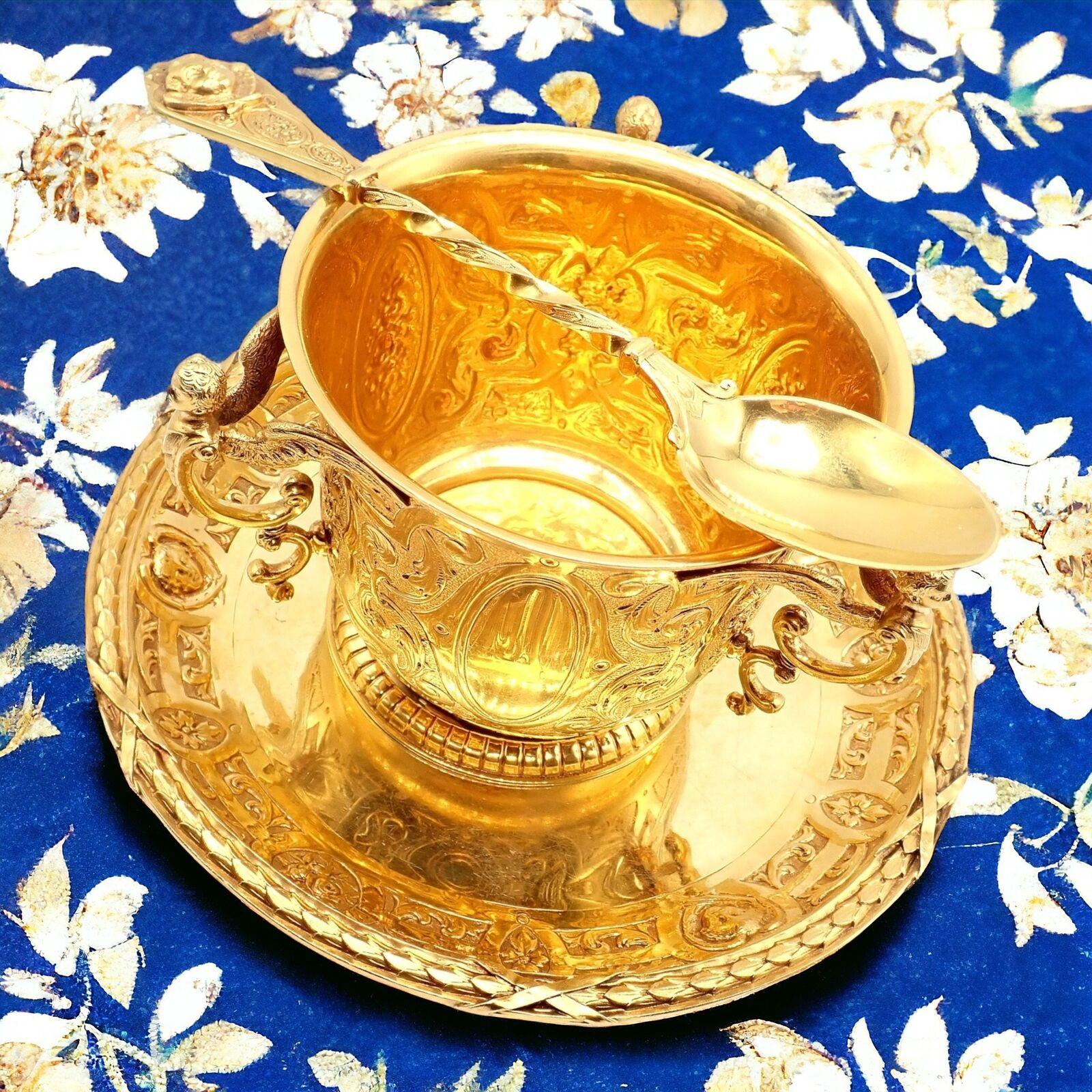 18k Solid Yellow Gold Set of Antique Sugar Bowl, Dish and Spoon by Abraham Portal circa 1779.
Abraham Portal's 18th century sugar dish, bowl, and spoon set, crafted from 18k gold, is a remarkable example of Georgian-era goldware. 
Originating from