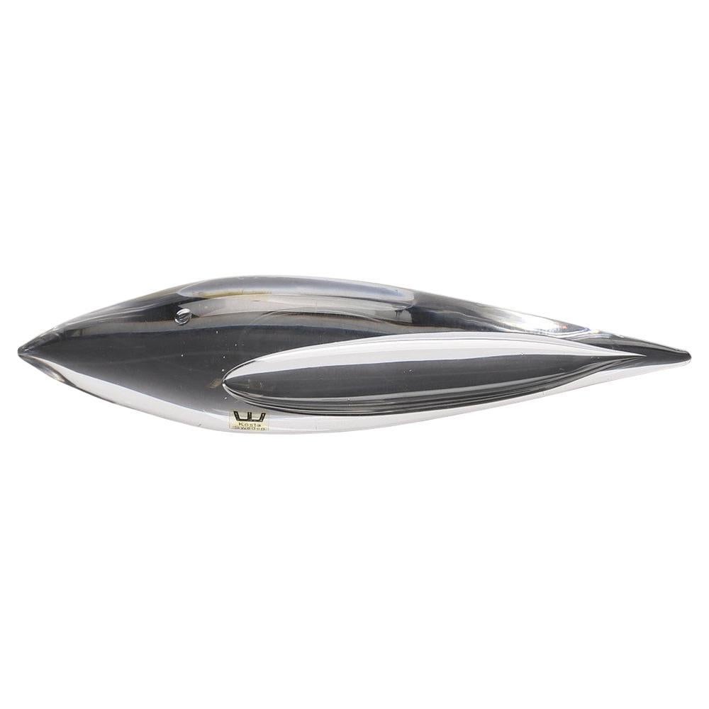 Beautifully stylized a minimalistic abstract crystal fish figurine with a great balance of harmony, portrays the purity of the inner world through characteristic beauty.
This unique art deco piece is a great chance to bring your office, home decor,
