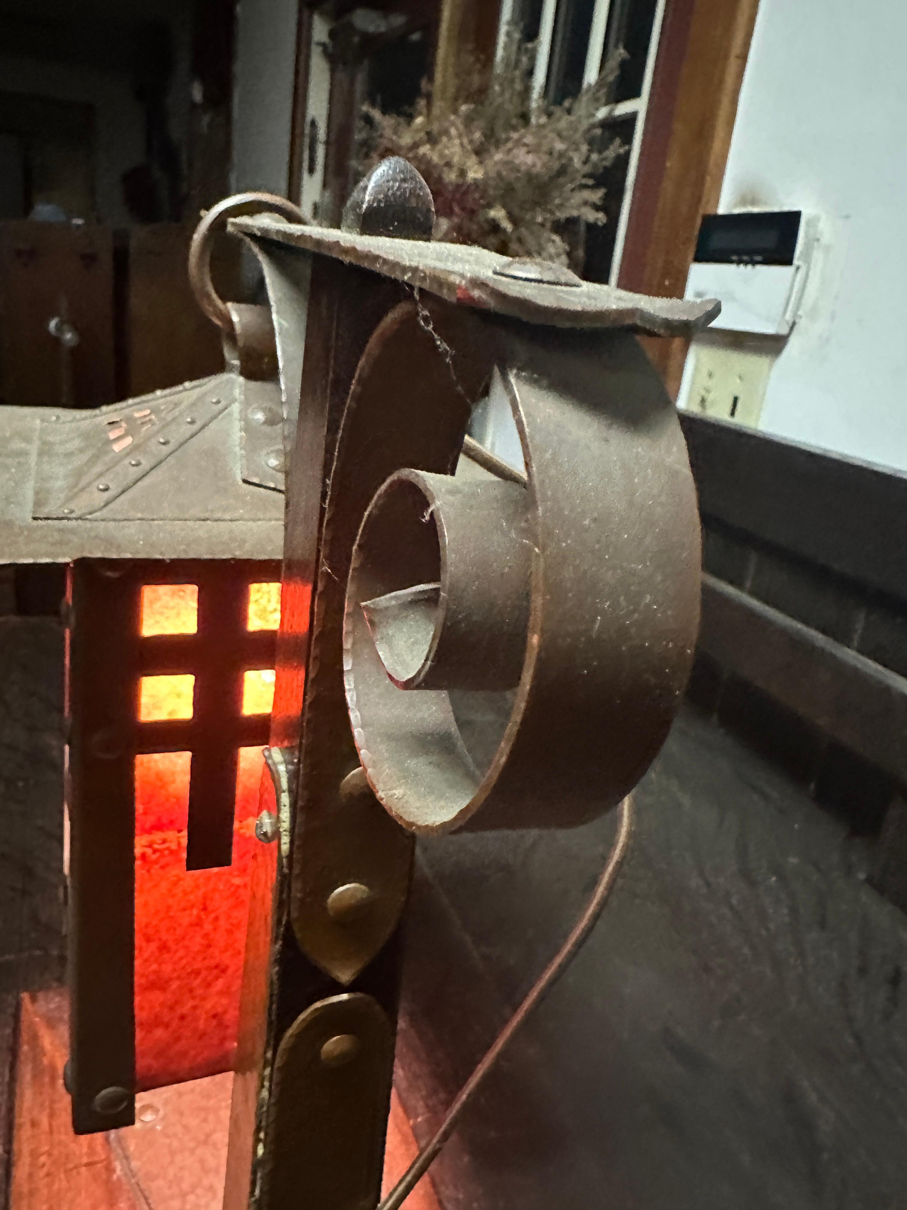 Antique A&C table lamp from the early 1900s. For Sale 6