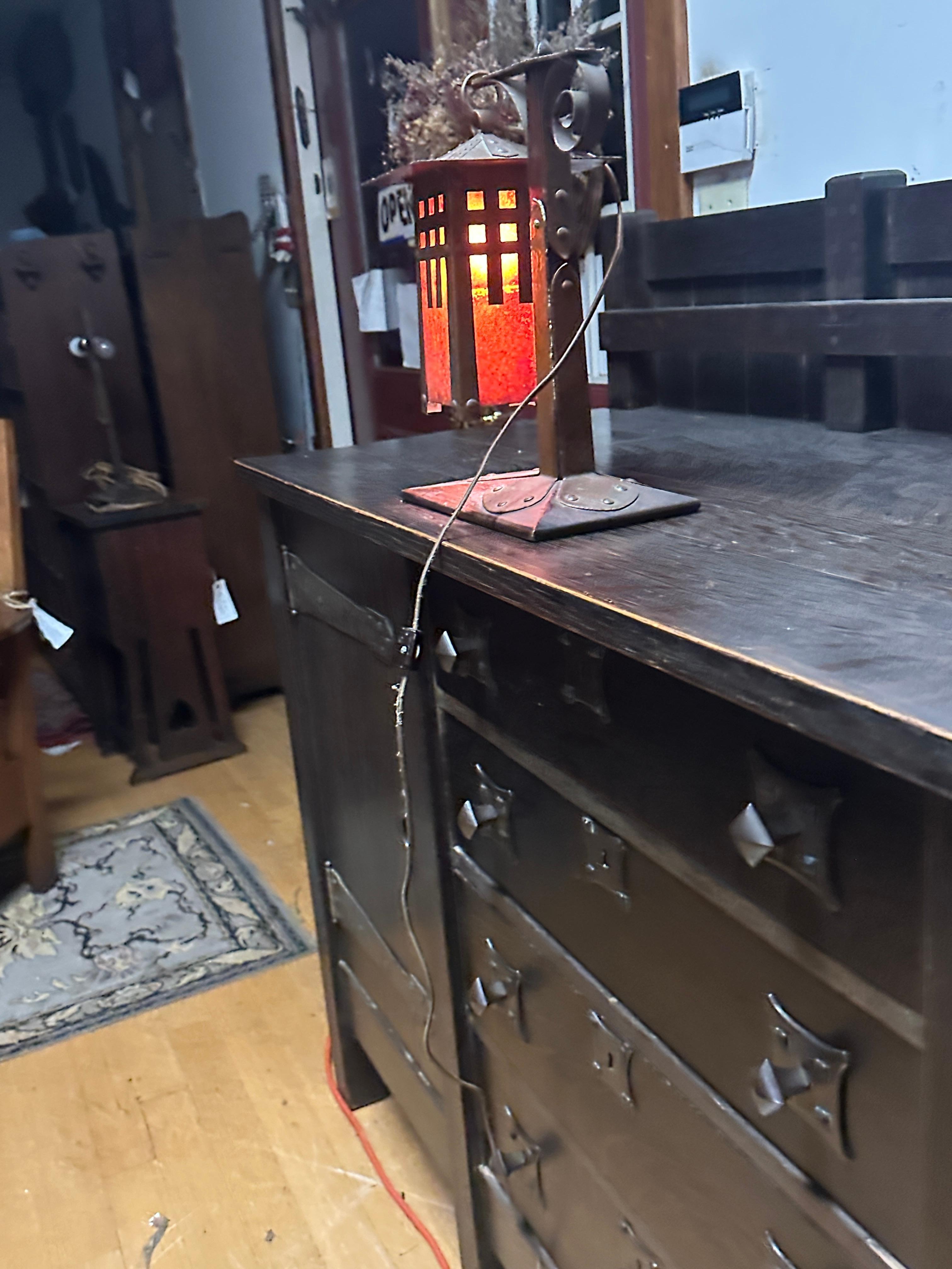 Glass Antique A&C table lamp from the early 1900s. For Sale