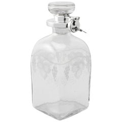 Carafe ancienne en verre gravé à l'acide et monture en argent sterling verrouillable