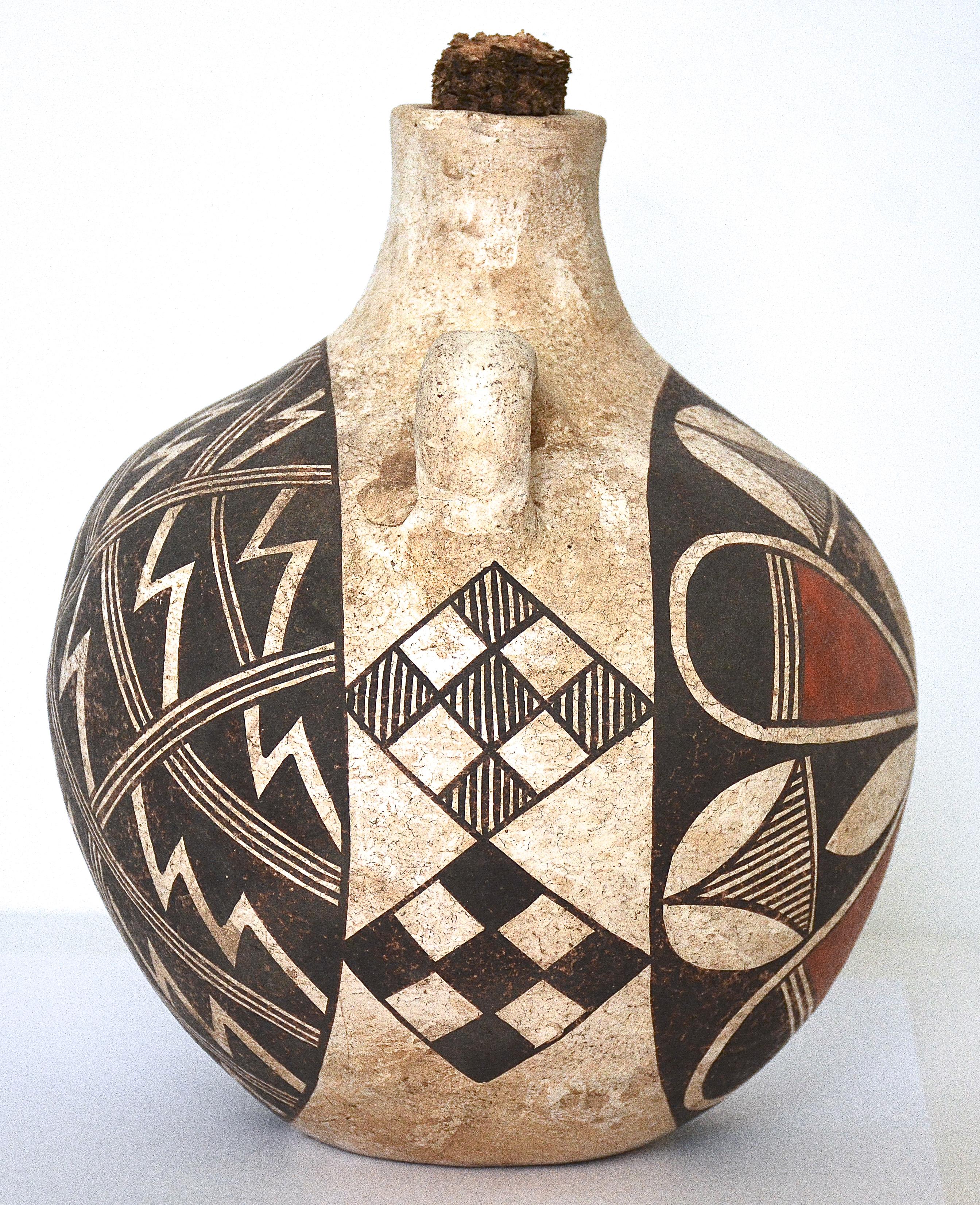 Antiker, polychromierter Acoma Pueblo-Keramikkanteen, 1920 (Indigene Kunst (Nord-/Südamerika)) im Angebot