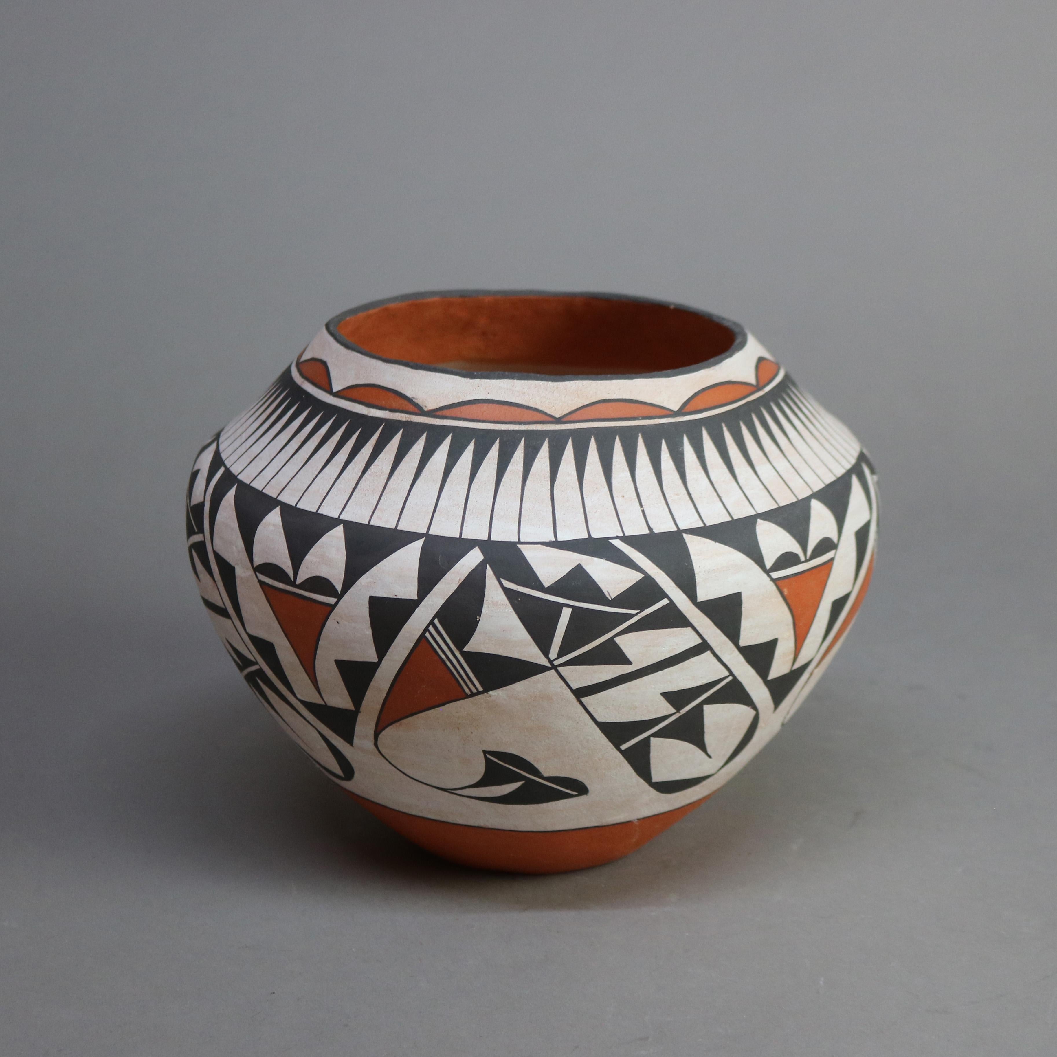 Antique Acoma Southwestern Native American Pottery Bowl, Artist Signed, C1930 In Good Condition In Big Flats, NY